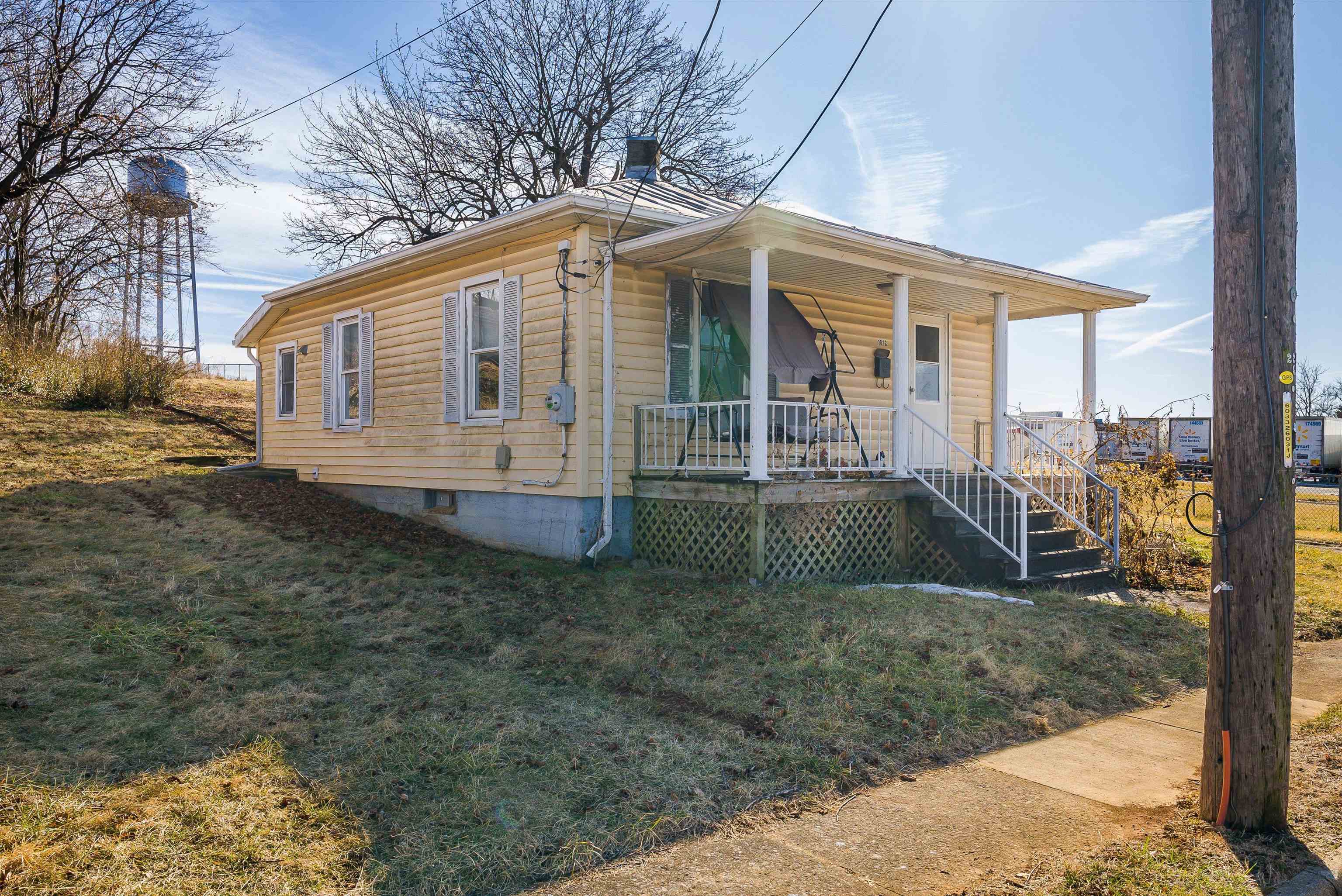 1012 E MAIN ST, LURAY, Virginia 22835, 2 Bedrooms Bedrooms, ,1 BathroomBathrooms,Residential,1012 E MAIN ST,673814 MLS # 673814