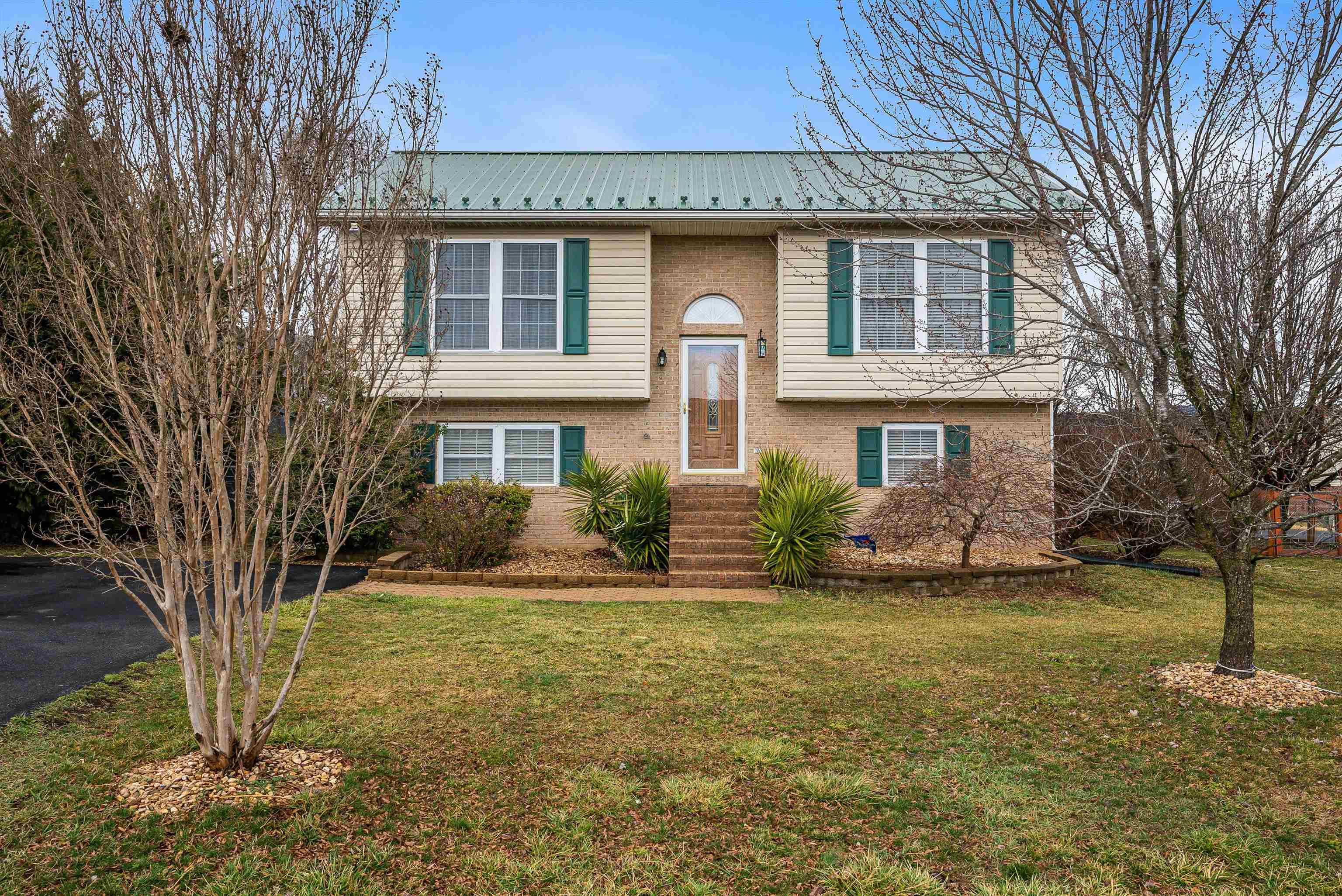 9437 MILLET CIR, MCGAHEYSVILLE, Virginia 22840, 3 Bedrooms Bedrooms, ,2 BathroomsBathrooms,Residential,9437 MILLET CIR,673815 MLS # 673815 9437 MILLET CIR, MCGAHEYSVILLE, Virginia 22840, 3 Bedrooms Bedrooms, ,2 BathroomsBathrooms,Residential,9437 MILLET CIR,673815 MLS # 673815