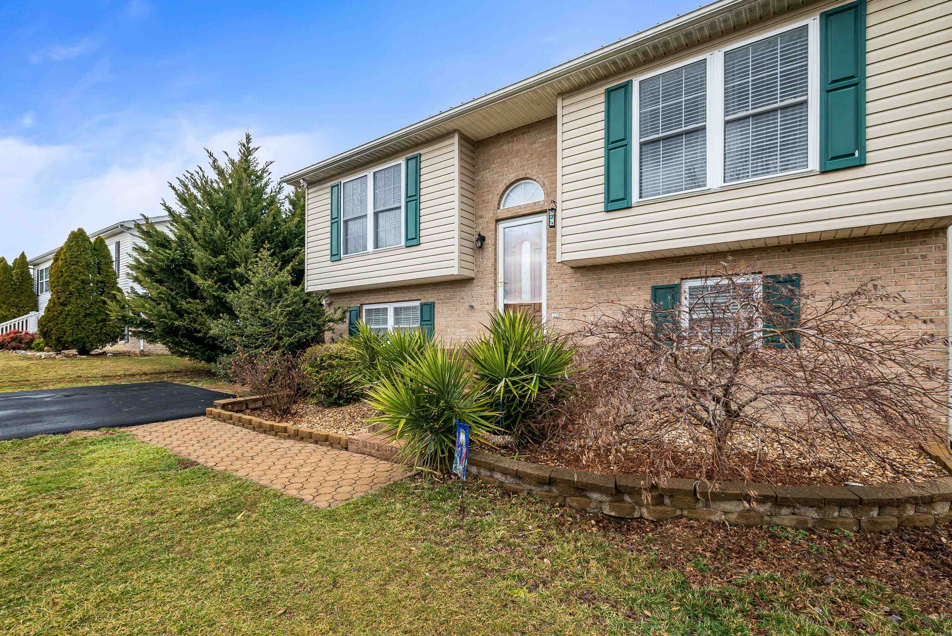 9437 MILLET CIR, MCGAHEYSVILLE, Virginia 22840, 3 Bedrooms Bedrooms, ,2 BathroomsBathrooms,Residential,9437 MILLET CIR,673815 MLS # 673815 9437 MILLET CIR, MCGAHEYSVILLE, Virginia 22840, 3 Bedrooms Bedrooms, ,2 BathroomsBathrooms,Residential,9437 MILLET CIR,673815 MLS # 673815