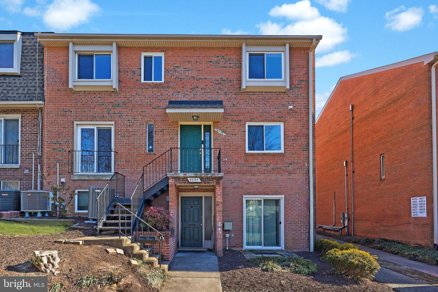 4599 LOGSDON DR #37, ANNANDALE, Virginia 22003, 3 Bedrooms Bedrooms, ,2 BathroomsBathrooms,Residential,For sale,4599 LOGSDON DR #37,VAFX2286502 MLS # VAFX2286502 4599 LOGSDON DR #37, ANNANDALE, Virginia 22003, 3 Bedrooms Bedrooms, ,2 BathroomsBathrooms,Residential,For sale,4599 LOGSDON DR #37,VAFX2286502 MLS # VAFX2286502