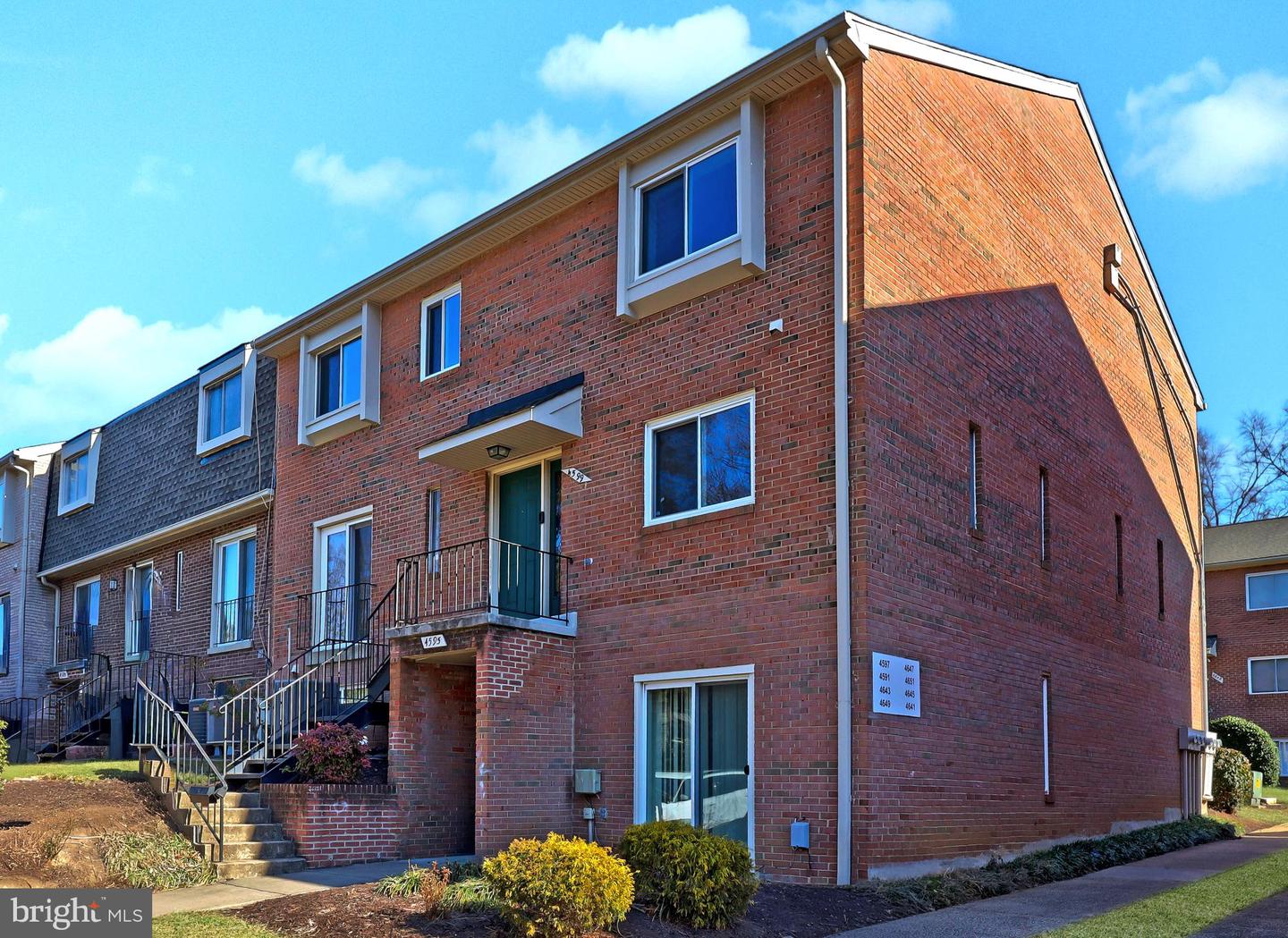 4599 LOGSDON DR #37, ANNANDALE, Virginia 22003, 3 Bedrooms Bedrooms, ,2 BathroomsBathrooms,Residential,For sale,4599 LOGSDON DR #37,VAFX2286502 MLS # VAFX2286502 4599 LOGSDON DR #37, ANNANDALE, Virginia 22003, 3 Bedrooms Bedrooms, ,2 BathroomsBathrooms,Residential,For sale,4599 LOGSDON DR #37,VAFX2286502 MLS # VAFX2286502