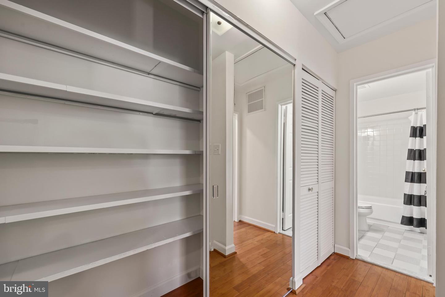 4599 LOGSDON DR #37, ANNANDALE, Virginia 22003, 3 Bedrooms Bedrooms, ,2 BathroomsBathrooms,Residential,For sale,4599 LOGSDON DR #37,VAFX2286502 MLS # VAFX2286502 4599 LOGSDON DR #37, ANNANDALE, Virginia 22003, 3 Bedrooms Bedrooms, ,2 BathroomsBathrooms,Residential,For sale,4599 LOGSDON DR #37,VAFX2286502 MLS # VAFX2286502