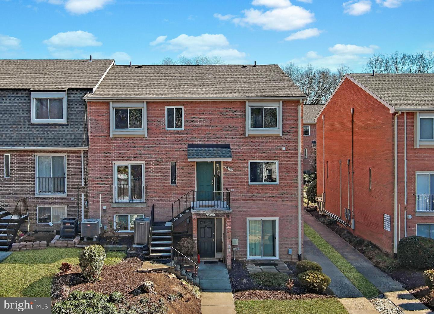 4599 LOGSDON DR #37, ANNANDALE, Virginia 22003, 3 Bedrooms Bedrooms, ,2 BathroomsBathrooms,Residential,For sale,4599 LOGSDON DR #37,VAFX2286502 MLS # VAFX2286502 4599 LOGSDON DR #37, ANNANDALE, Virginia 22003, 3 Bedrooms Bedrooms, ,2 BathroomsBathrooms,Residential,For sale,4599 LOGSDON DR #37,VAFX2286502 MLS # VAFX2286502