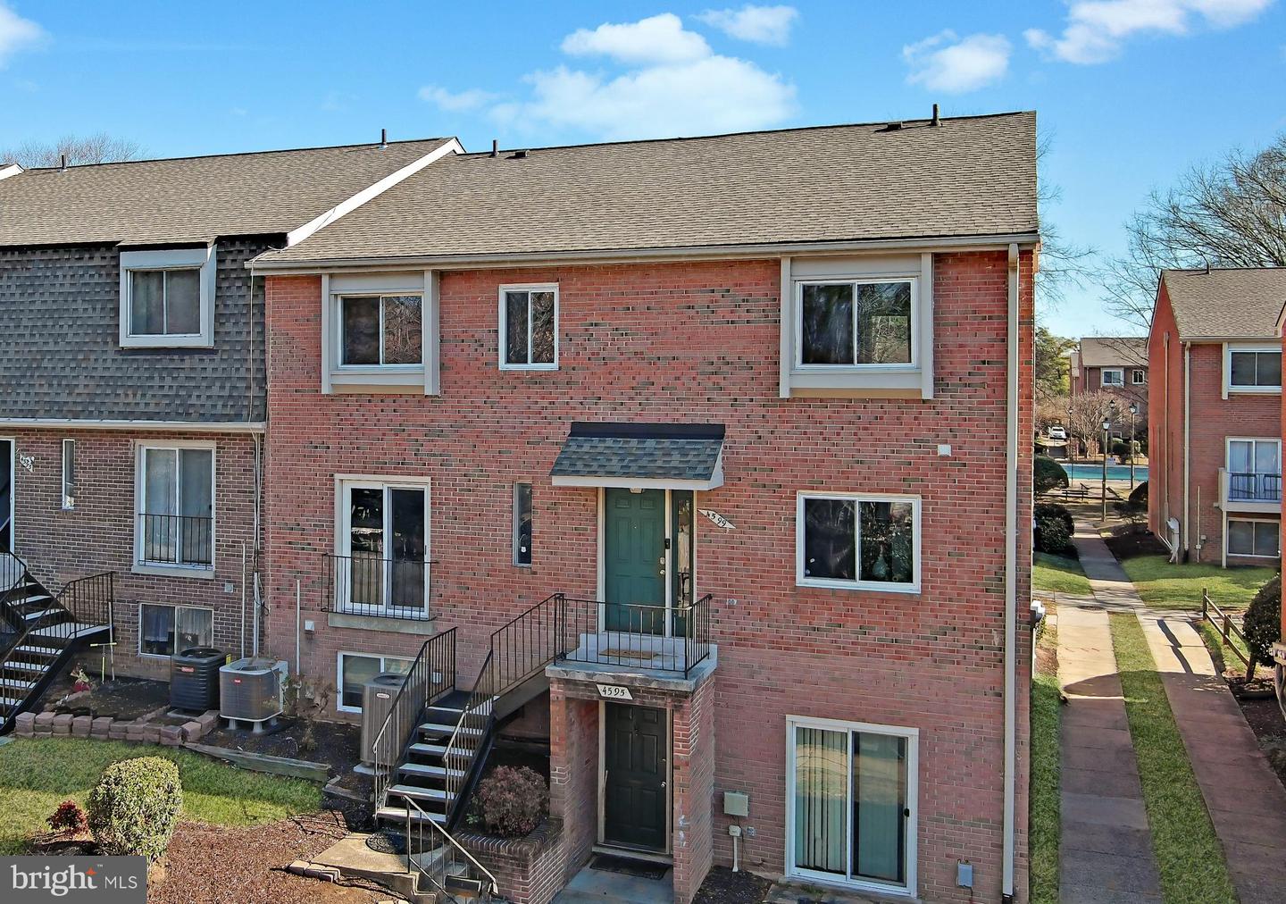 4599 LOGSDON DR #37, ANNANDALE, Virginia 22003, 3 Bedrooms Bedrooms, ,2 BathroomsBathrooms,Residential,For sale,4599 LOGSDON DR #37,VAFX2286502 MLS # VAFX2286502 4599 LOGSDON DR #37, ANNANDALE, Virginia 22003, 3 Bedrooms Bedrooms, ,2 BathroomsBathrooms,Residential,For sale,4599 LOGSDON DR #37,VAFX2286502 MLS # VAFX2286502