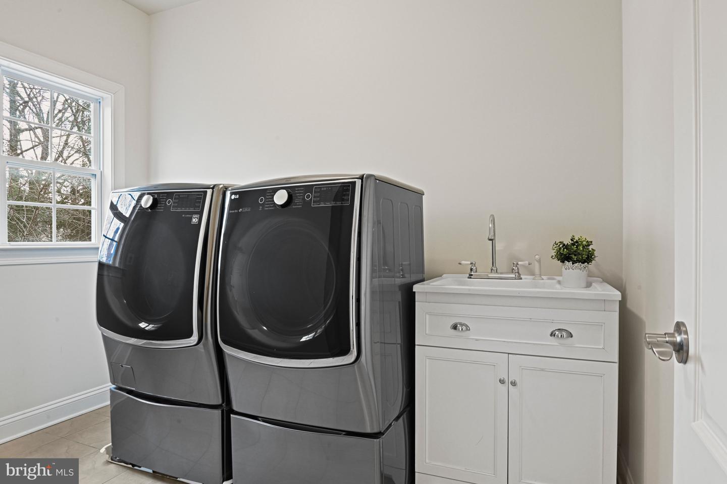 1228 PROVIDENCE TER, MCLEAN, Virginia 22101, 6 Bedrooms Bedrooms, ,6 BathroomsBathrooms,Residential,For sale,1228 PROVIDENCE TER,VAFX2286868 MLS # VAFX2286868 1228 PROVIDENCE TER, MCLEAN, Virginia 22101, 6 Bedrooms Bedrooms, ,6 BathroomsBathrooms,Residential,For sale,1228 PROVIDENCE TER,VAFX2286868 MLS # VAFX2286868