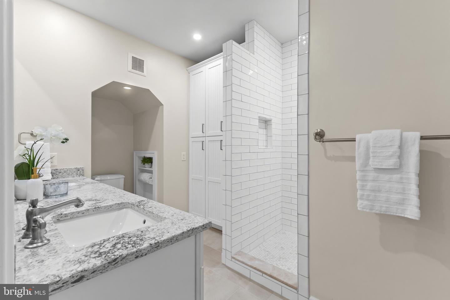 116 N COLUMBUS ST, ALEXANDRIA, Virginia 22314, 3 Bedrooms Bedrooms, ,3 BathroomsBathrooms,Residential,For sale,116 N COLUMBUS ST,VAAX2053510 MLS # VAAX2053510