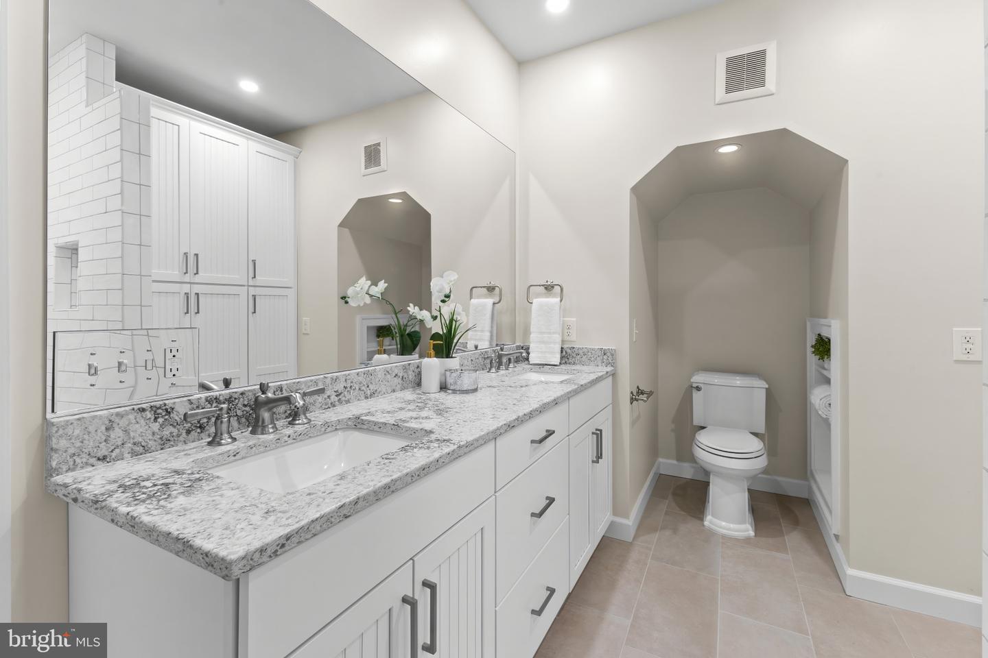 116 N COLUMBUS ST, ALEXANDRIA, Virginia 22314, 3 Bedrooms Bedrooms, ,3 BathroomsBathrooms,Residential,For sale,116 N COLUMBUS ST,VAAX2053510 MLS # VAAX2053510