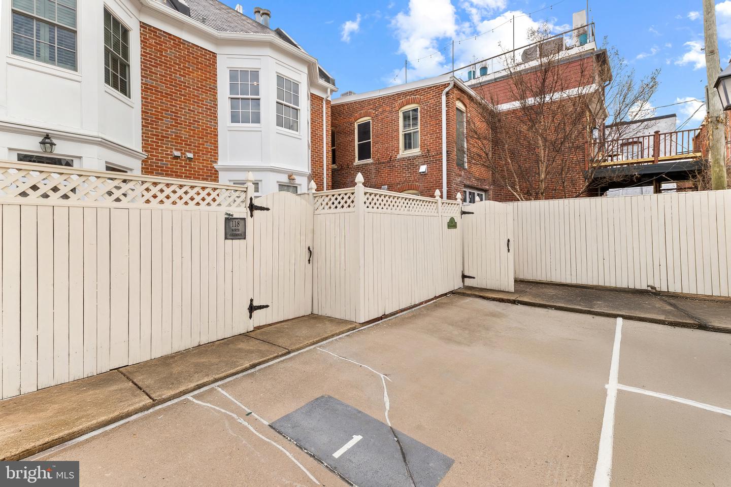 116 N COLUMBUS ST, ALEXANDRIA, Virginia 22314, 3 Bedrooms Bedrooms, ,3 BathroomsBathrooms,Residential,For sale,116 N COLUMBUS ST,VAAX2053510 MLS # VAAX2053510