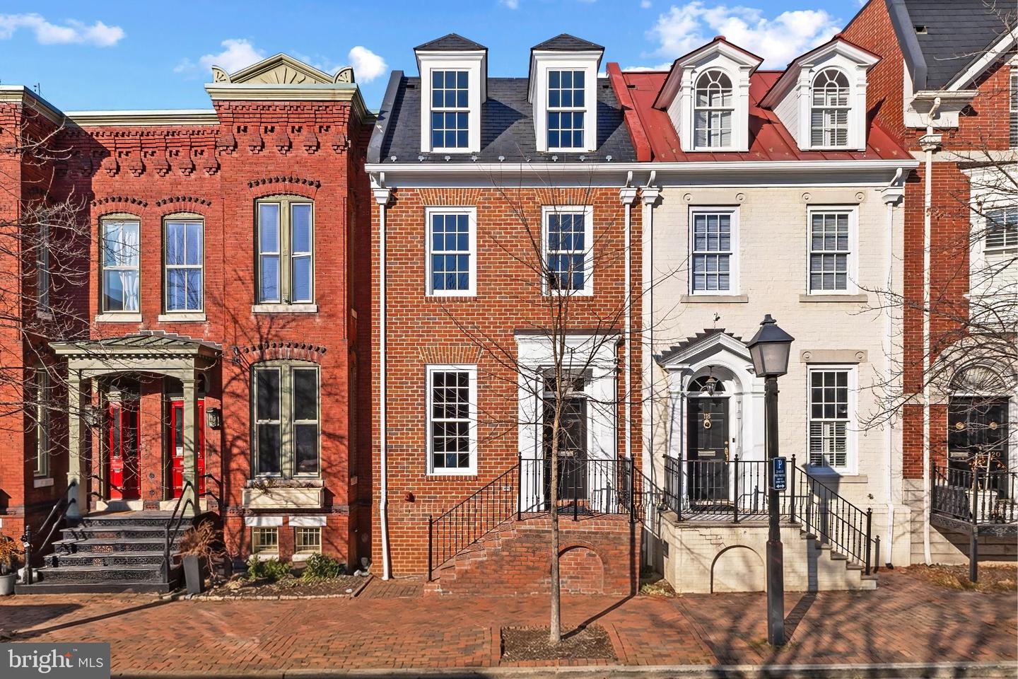 116 N COLUMBUS ST, ALEXANDRIA, Virginia 22314, 3 Bedrooms Bedrooms, ,3 BathroomsBathrooms,Residential,For sale,116 N COLUMBUS ST,VAAX2053510 MLS # VAAX2053510