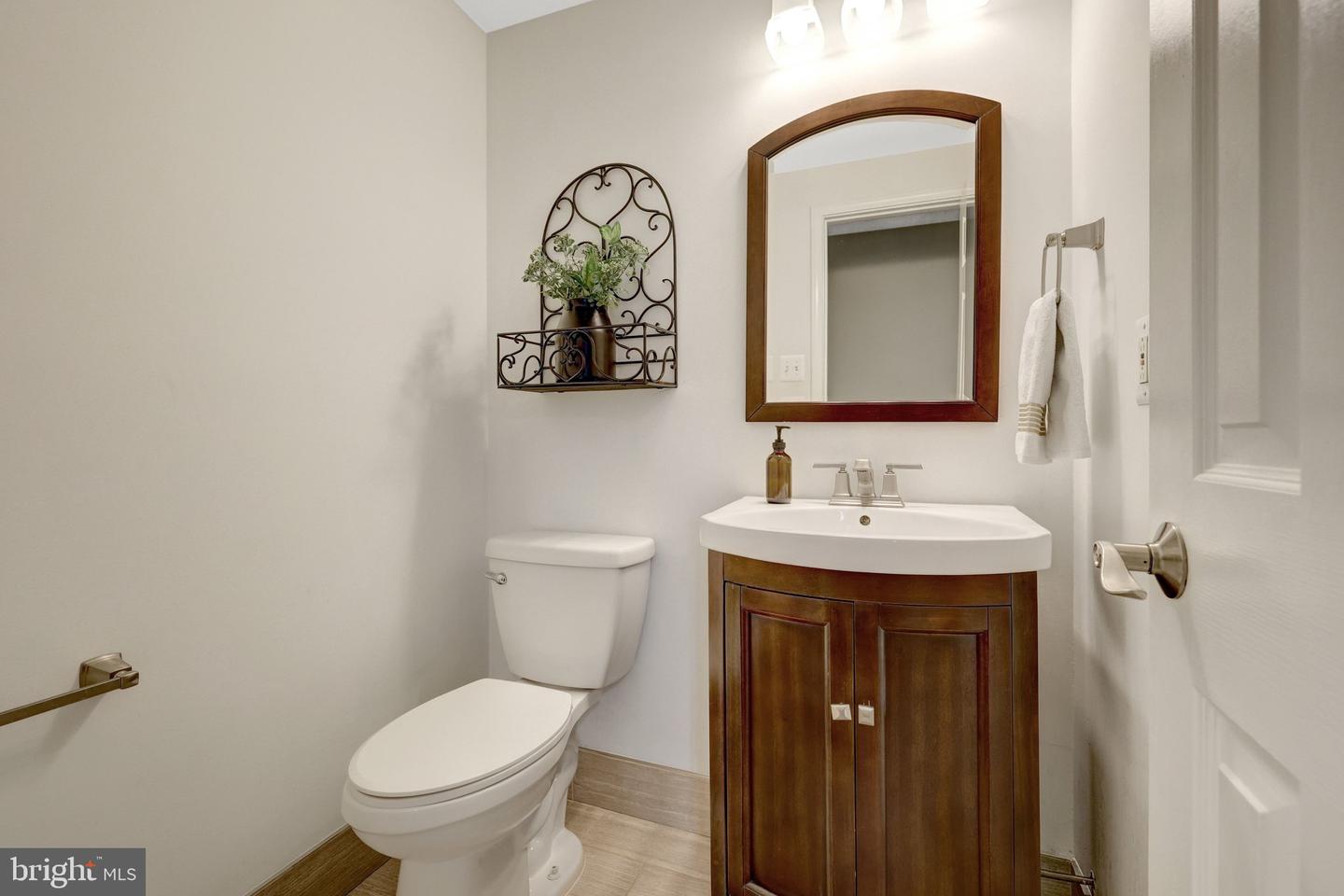 406 BLUE RIDGE AVE NE, LEESBURG, Virginia 20176, 4 Bedrooms Bedrooms, ,3 BathroomsBathrooms,Residential,For sale,406 BLUE RIDGE AVE NE,VALO2115754 MLS # VALO2115754