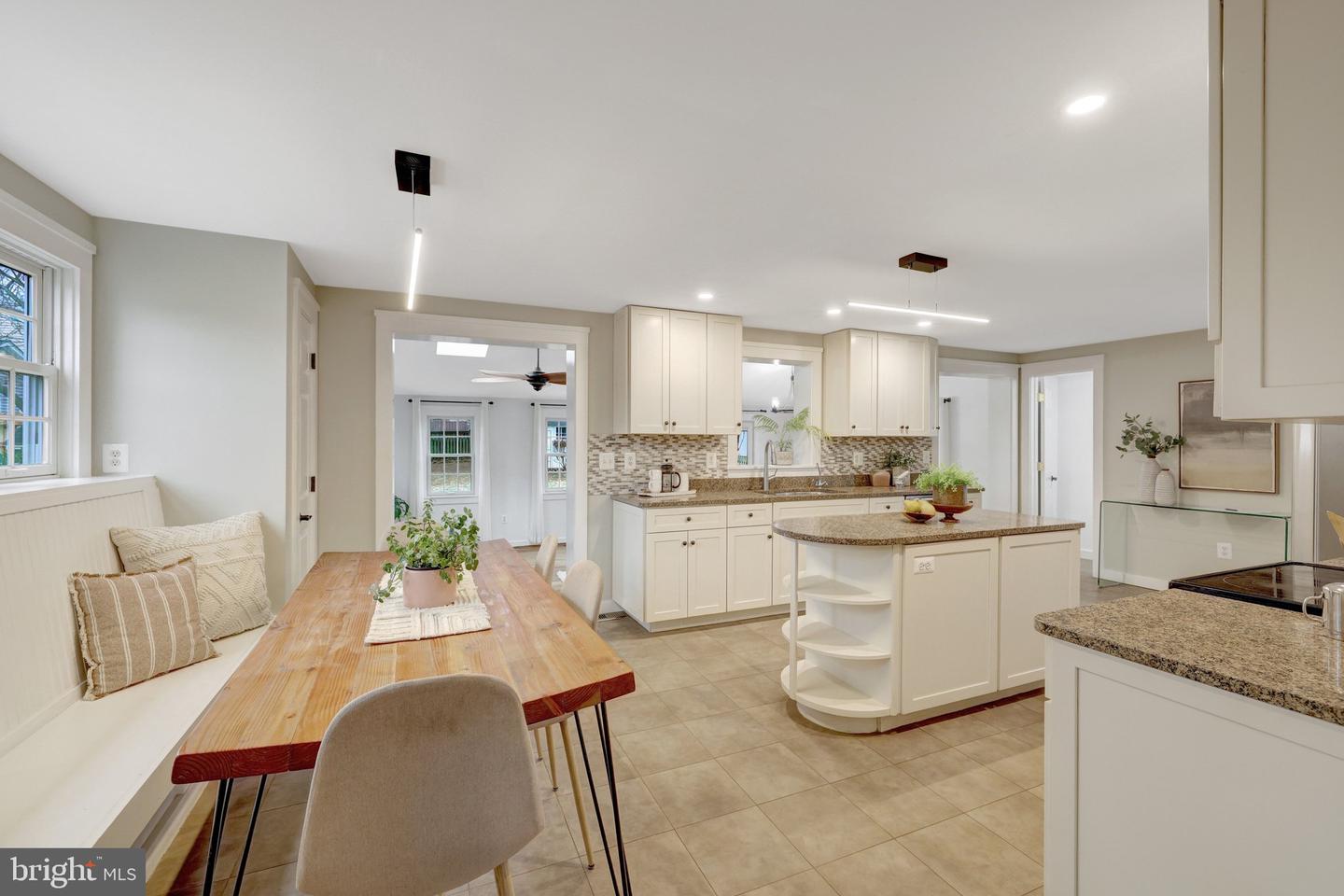 406 BLUE RIDGE AVE NE, LEESBURG, Virginia 20176, 4 Bedrooms Bedrooms, ,3 BathroomsBathrooms,Residential,For sale,406 BLUE RIDGE AVE NE,VALO2115754 MLS # VALO2115754