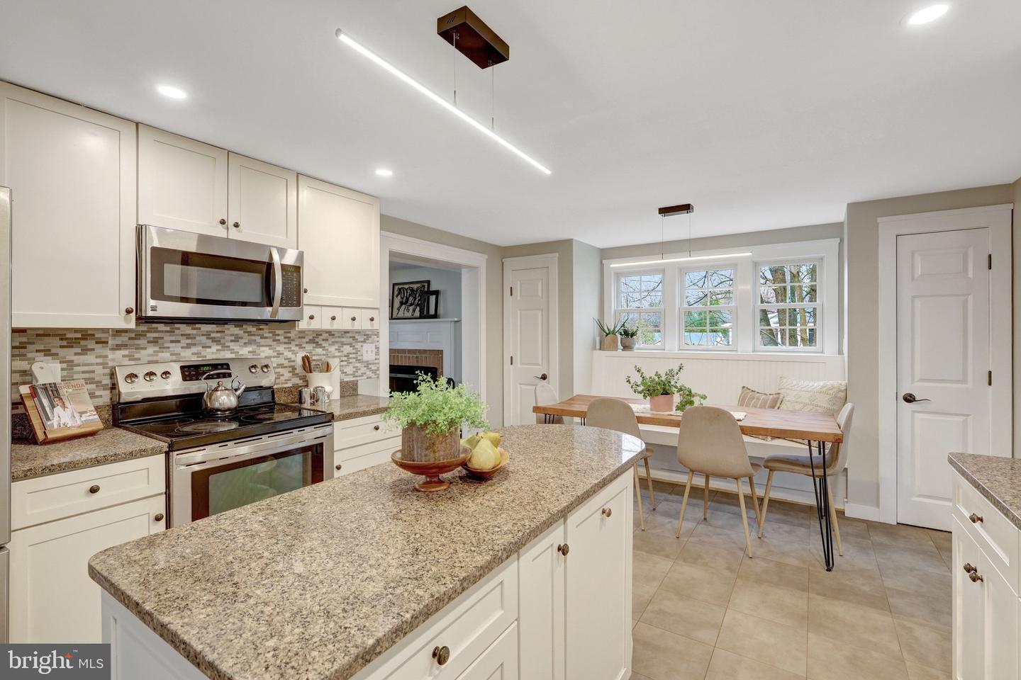 406 BLUE RIDGE AVE NE, LEESBURG, Virginia 20176, 4 Bedrooms Bedrooms, ,3 BathroomsBathrooms,Residential,For sale,406 BLUE RIDGE AVE NE,VALO2115754 MLS # VALO2115754