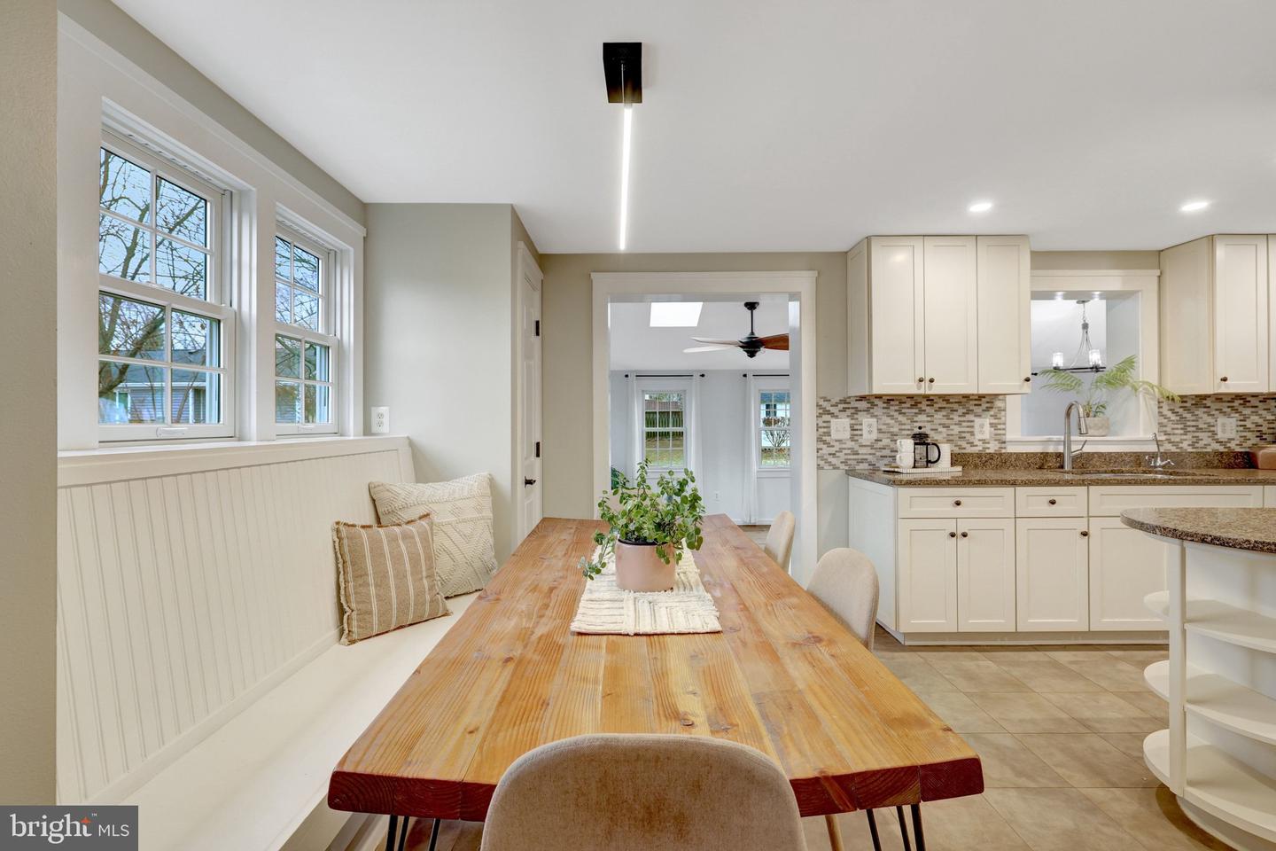 406 BLUE RIDGE AVE NE, LEESBURG, Virginia 20176, 4 Bedrooms Bedrooms, ,3 BathroomsBathrooms,Residential,For sale,406 BLUE RIDGE AVE NE,VALO2115754 MLS # VALO2115754