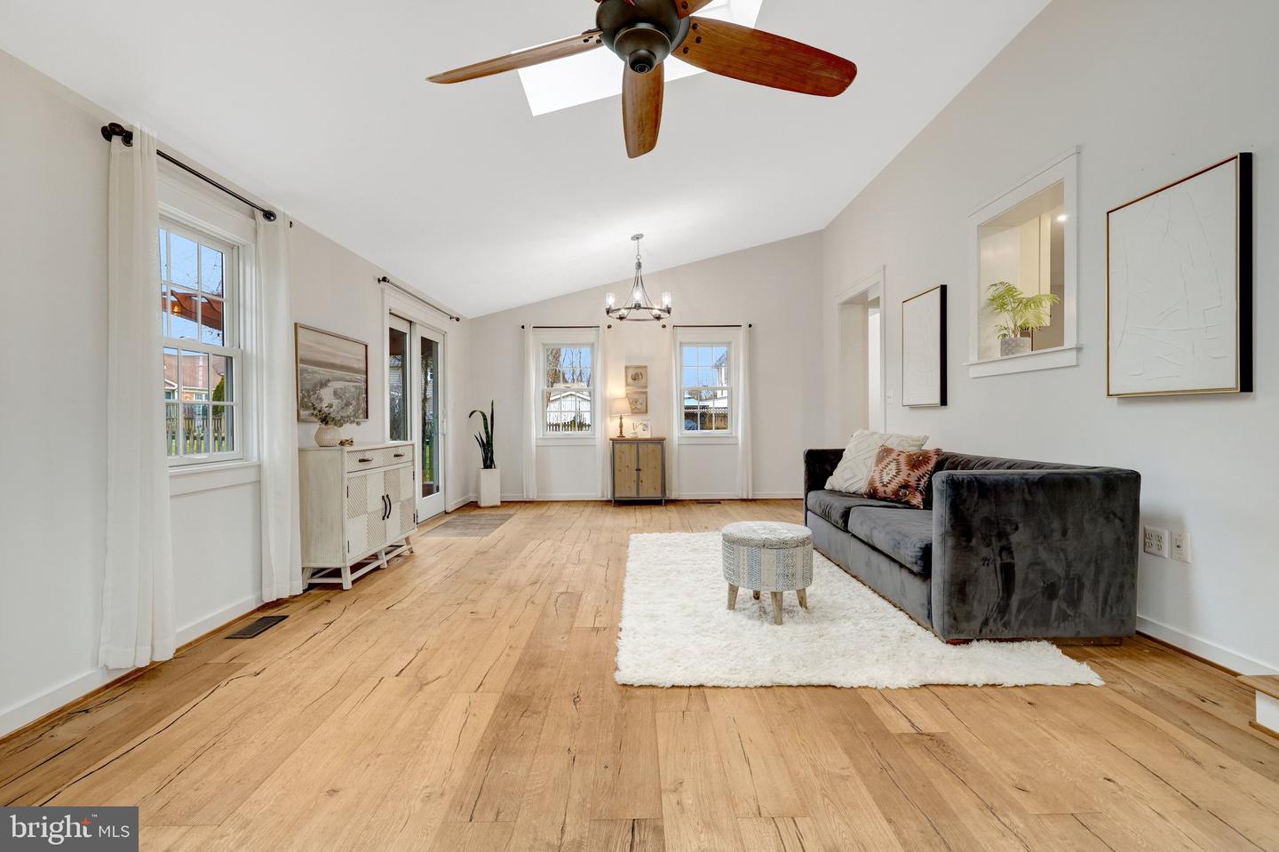 406 BLUE RIDGE AVE NE, LEESBURG, Virginia 20176, 4 Bedrooms Bedrooms, ,3 BathroomsBathrooms,Residential,For sale,406 BLUE RIDGE AVE NE,VALO2115754 MLS # VALO2115754