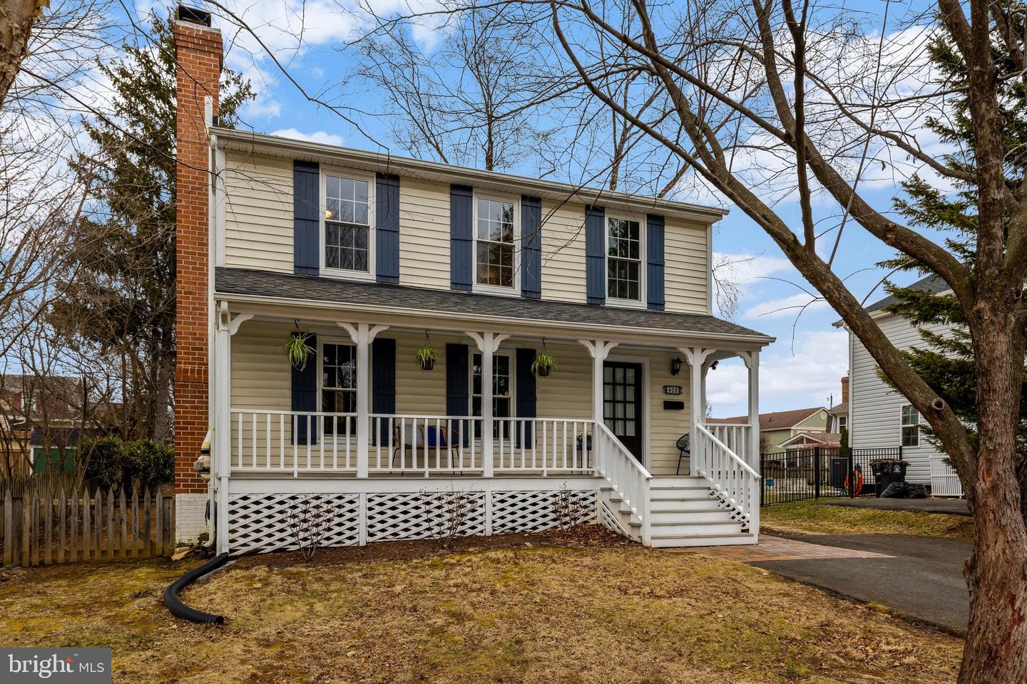 406 BLUE RIDGE AVE NE, LEESBURG, Virginia 20176, 4 Bedrooms Bedrooms, ,3 BathroomsBathrooms,Residential,For sale,406 BLUE RIDGE AVE NE,VALO2115754 MLS # VALO2115754