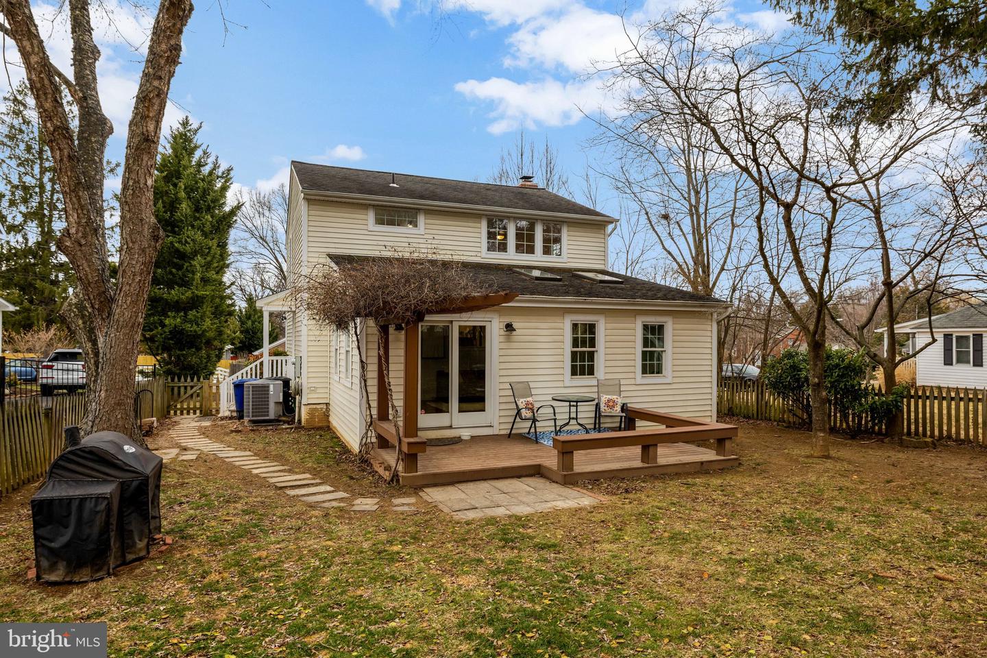 406 BLUE RIDGE AVE NE, LEESBURG, Virginia 20176, 4 Bedrooms Bedrooms, ,3 BathroomsBathrooms,Residential,For sale,406 BLUE RIDGE AVE NE,VALO2115754 MLS # VALO2115754