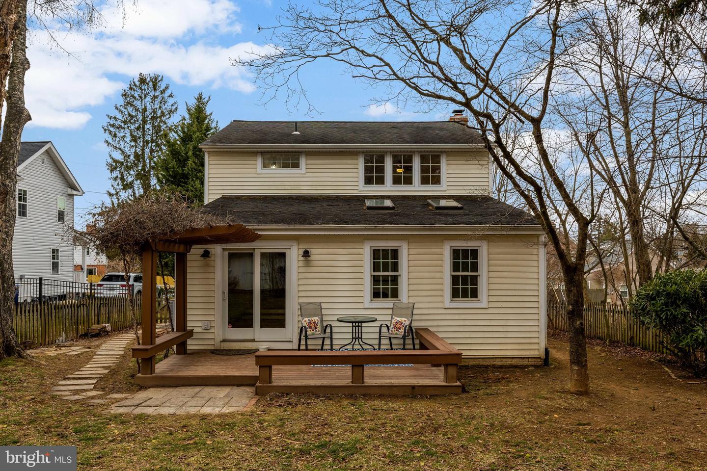 406 BLUE RIDGE AVE NE, LEESBURG, Virginia 20176, 4 Bedrooms Bedrooms, ,3 BathroomsBathrooms,Residential,For sale,406 BLUE RIDGE AVE NE,VALO2115754 MLS # VALO2115754