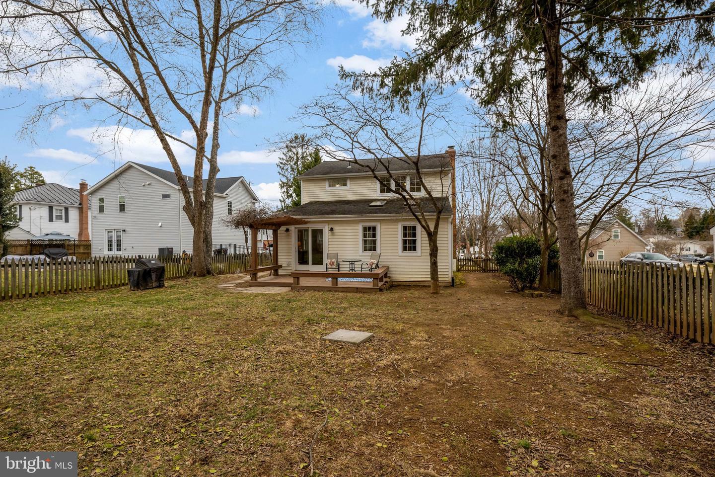 406 BLUE RIDGE AVE NE, LEESBURG, Virginia 20176, 4 Bedrooms Bedrooms, ,3 BathroomsBathrooms,Residential,For sale,406 BLUE RIDGE AVE NE,VALO2115754 MLS # VALO2115754