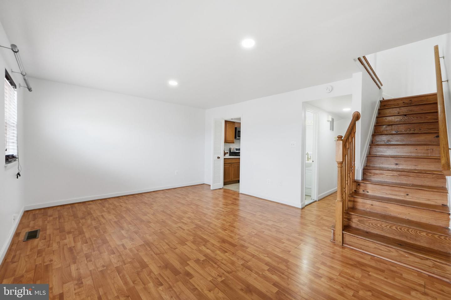 4389 ENSBROOK LN, WOODBRIDGE, Virginia 22193, 3 Bedrooms Bedrooms, ,2 BathroomsBathrooms,Residential,For sale,4389 ENSBROOK LN,VAPW2112402 MLS # VAPW2112402