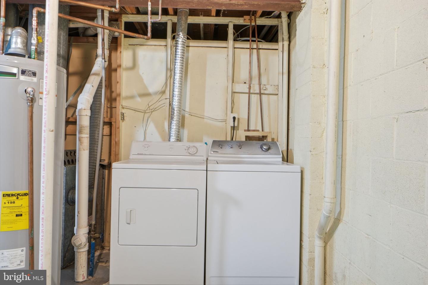 4389 ENSBROOK LN, WOODBRIDGE, Virginia 22193, 3 Bedrooms Bedrooms, ,2 BathroomsBathrooms,Residential,For sale,4389 ENSBROOK LN,VAPW2112402 MLS # VAPW2112402