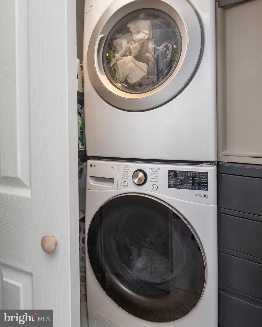 9210 CASPIAN WAY #302, MANASSAS, Virginia 20110, 2 Bedrooms Bedrooms, ,2 BathroomsBathrooms,Residential,For sale,9210 CASPIAN WAY #302,VAMN2010256 MLS # VAMN2010256 9210 CASPIAN WAY #302, MANASSAS, Virginia 20110, 2 Bedrooms Bedrooms, ,2 BathroomsBathrooms,Residential,For sale,9210 CASPIAN WAY #302,VAMN2010256 MLS # VAMN2010256