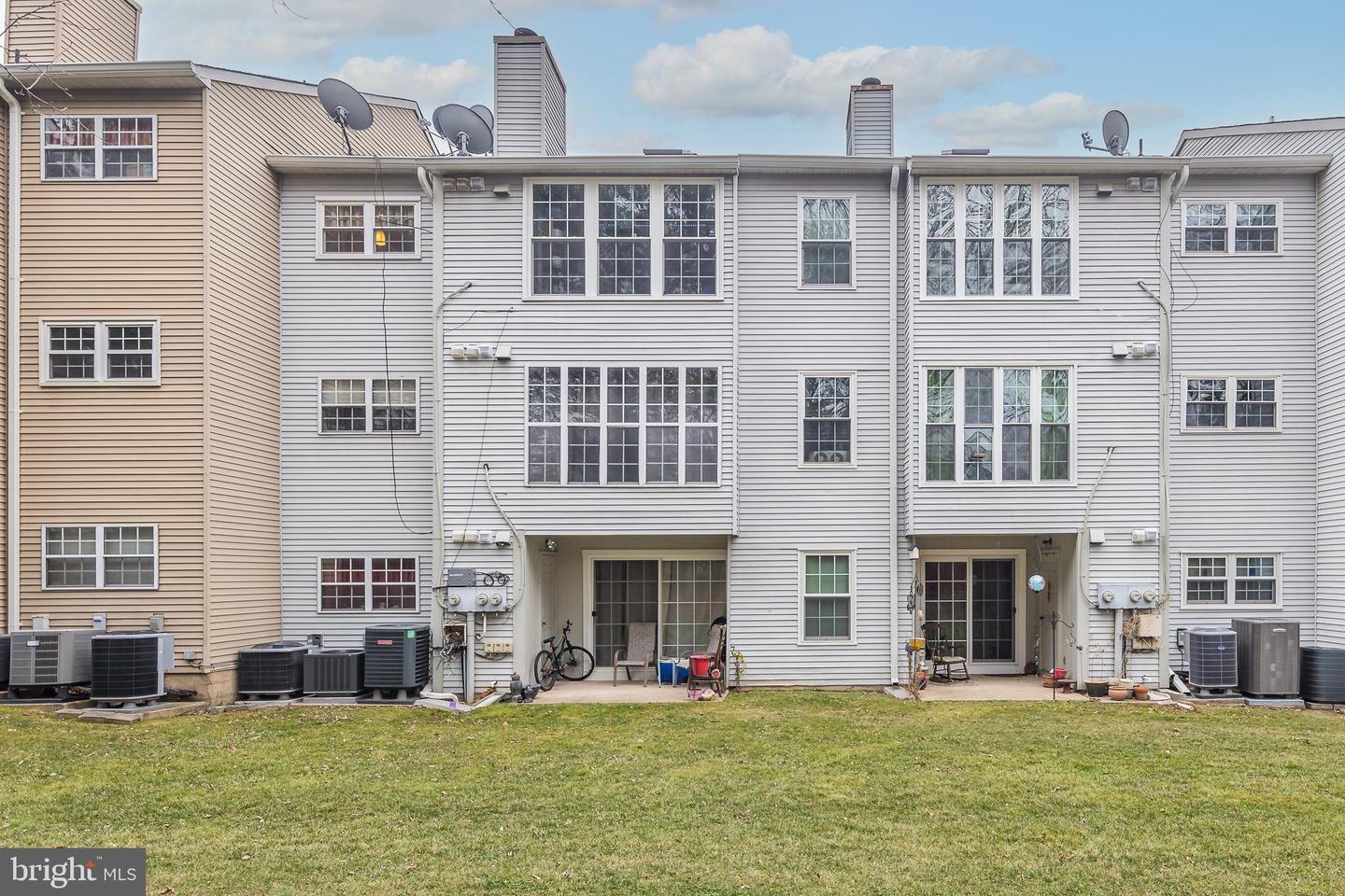 9210 CASPIAN WAY #302, MANASSAS, Virginia 20110, 2 Bedrooms Bedrooms, ,2 BathroomsBathrooms,Residential,For sale,9210 CASPIAN WAY #302,VAMN2010256 MLS # VAMN2010256 9210 CASPIAN WAY #302, MANASSAS, Virginia 20110, 2 Bedrooms Bedrooms, ,2 BathroomsBathrooms,Residential,For sale,9210 CASPIAN WAY #302,VAMN2010256 MLS # VAMN2010256