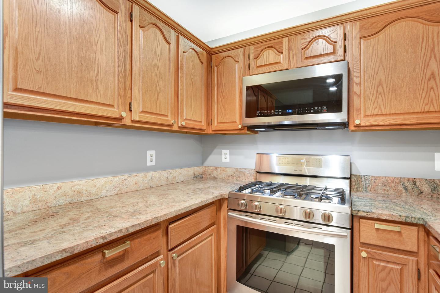 11732 ROCKAWAY LN #99, FAIRFAX, Virginia 22030, 3 Bedrooms Bedrooms, ,2 BathroomsBathrooms,Residential,For sale,11732 ROCKAWAY LN #99,VAFX2291492 MLS # VAFX2291492