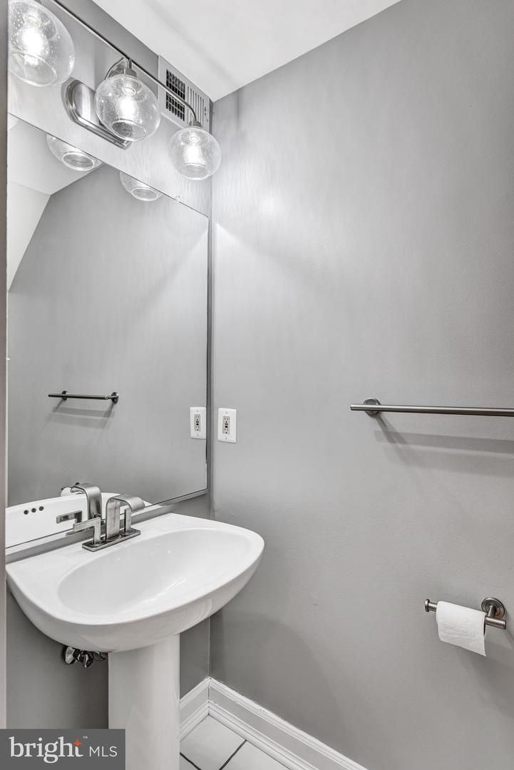 11732 ROCKAWAY LN #99, FAIRFAX, Virginia 22030, 3 Bedrooms Bedrooms, ,2 BathroomsBathrooms,Residential,For sale,11732 ROCKAWAY LN #99,VAFX2291492 MLS # VAFX2291492