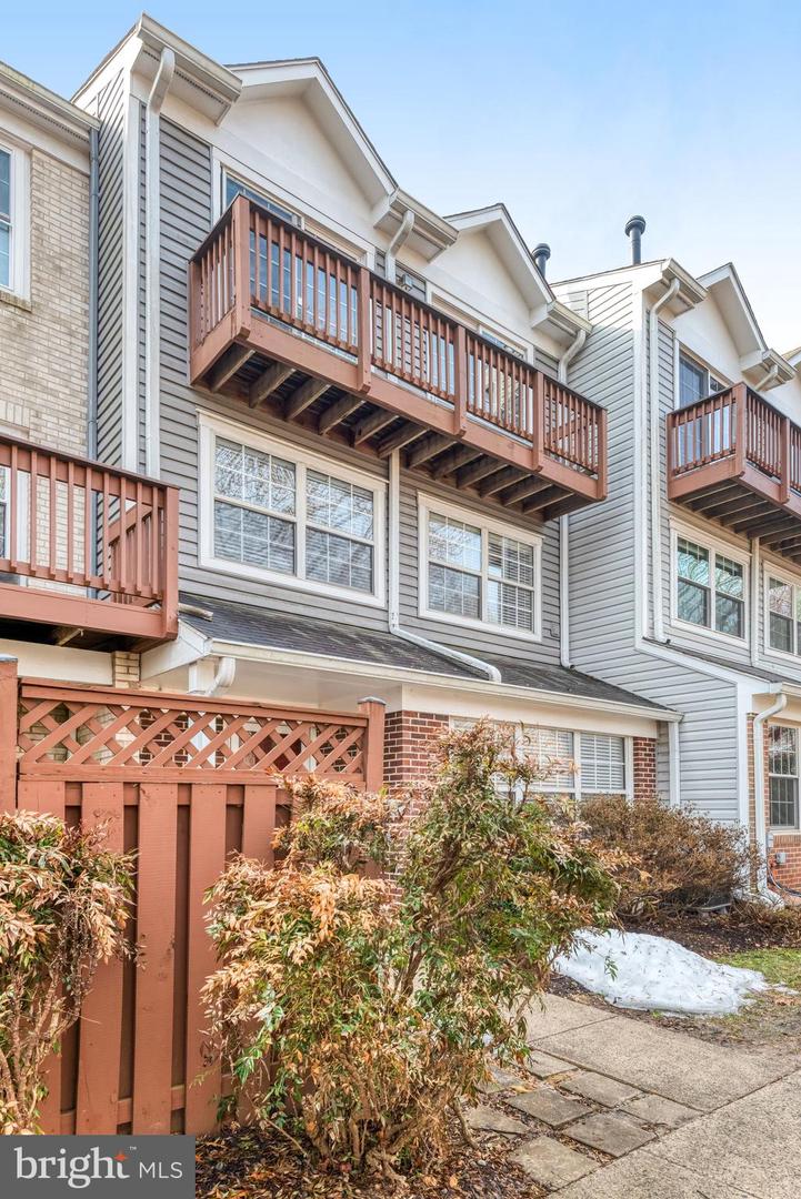 11732 ROCKAWAY LN #99, FAIRFAX, Virginia 22030, 3 Bedrooms Bedrooms, ,2 BathroomsBathrooms,Residential,For sale,11732 ROCKAWAY LN #99,VAFX2291492 MLS # VAFX2291492