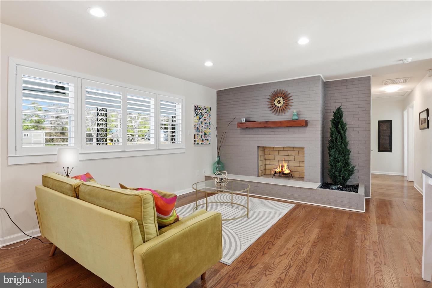 2204 SHIVER DR, ALEXANDRIA, Virginia 22307, 4 Bedrooms Bedrooms, ,3 BathroomsBathrooms,Residential,For sale,2204 SHIVER DR,VAFX2291612 MLS # VAFX2291612