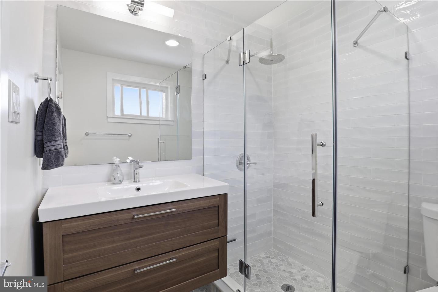 2204 SHIVER DR, ALEXANDRIA, Virginia 22307, 4 Bedrooms Bedrooms, ,3 BathroomsBathrooms,Residential,For sale,2204 SHIVER DR,VAFX2291612 MLS # VAFX2291612