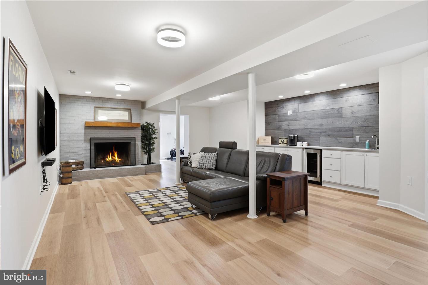 2204 SHIVER DR, ALEXANDRIA, Virginia 22307, 4 Bedrooms Bedrooms, ,3 BathroomsBathrooms,Residential,For sale,2204 SHIVER DR,VAFX2291612 MLS # VAFX2291612