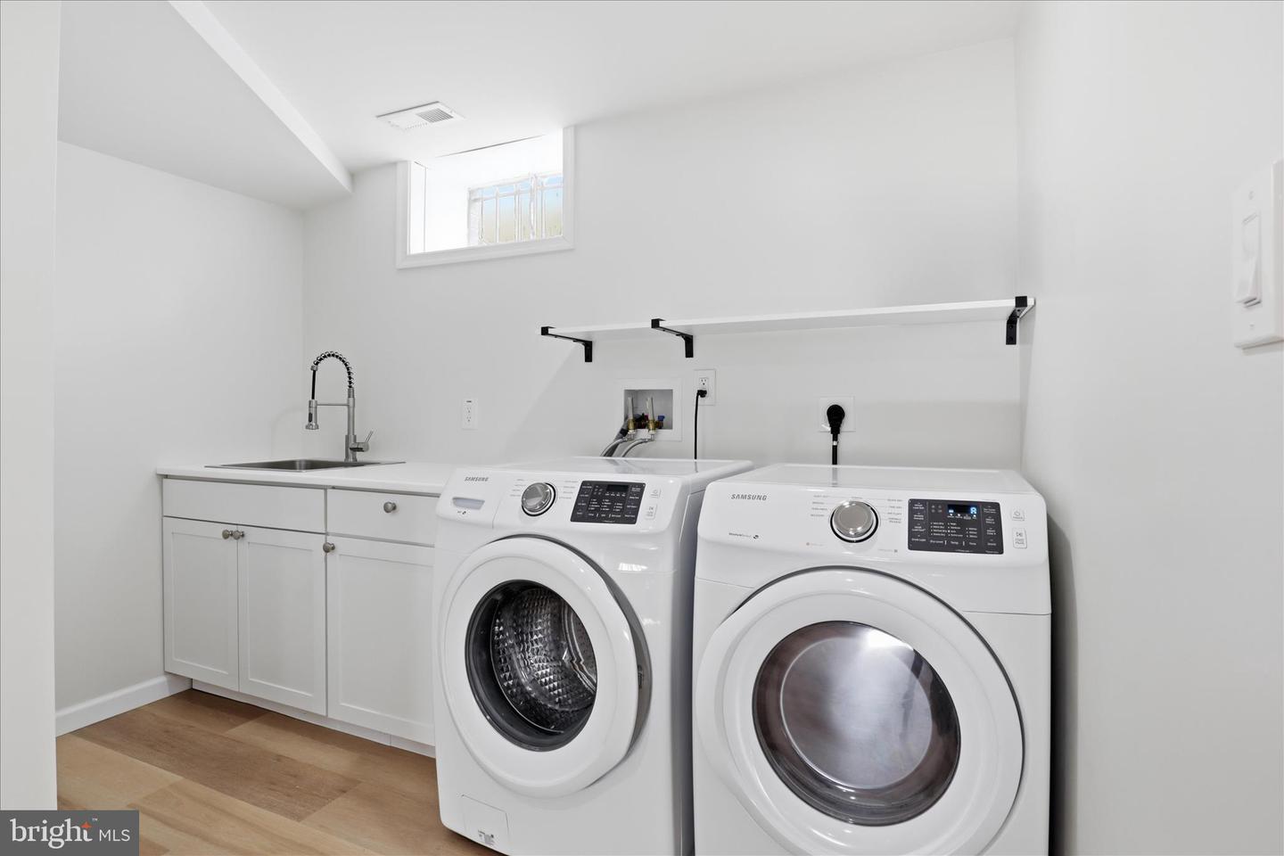 2204 SHIVER DR, ALEXANDRIA, Virginia 22307, 4 Bedrooms Bedrooms, ,3 BathroomsBathrooms,Residential,For sale,2204 SHIVER DR,VAFX2291612 MLS # VAFX2291612