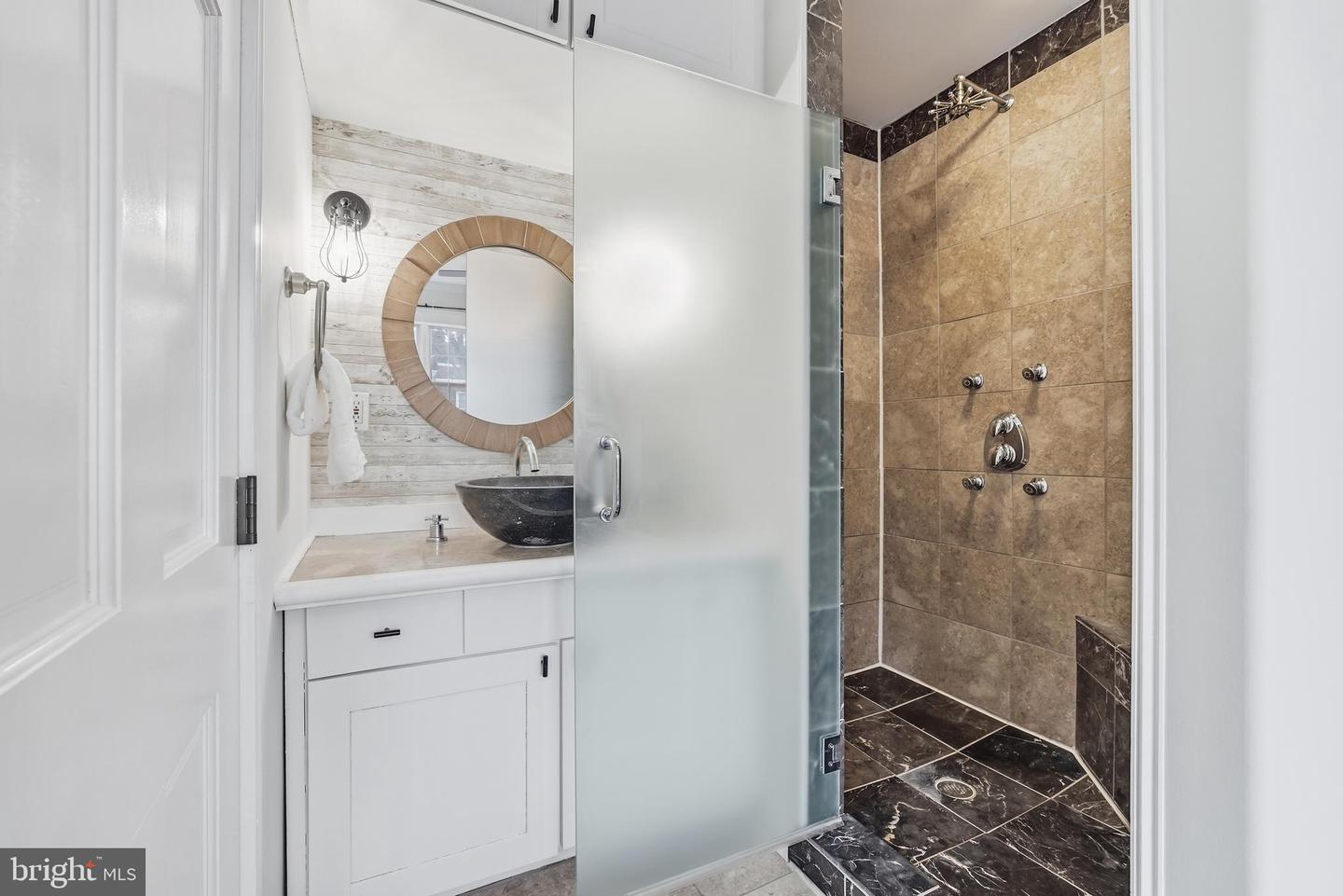 216 ASCOT PL NE, WASHINGTON, District Of Columbia 20002, 3 Bedrooms Bedrooms, ,3 BathroomsBathrooms,Residential,For sale,216 ASCOT PL NE,DCDC2246894 MLS # DCDC2246894