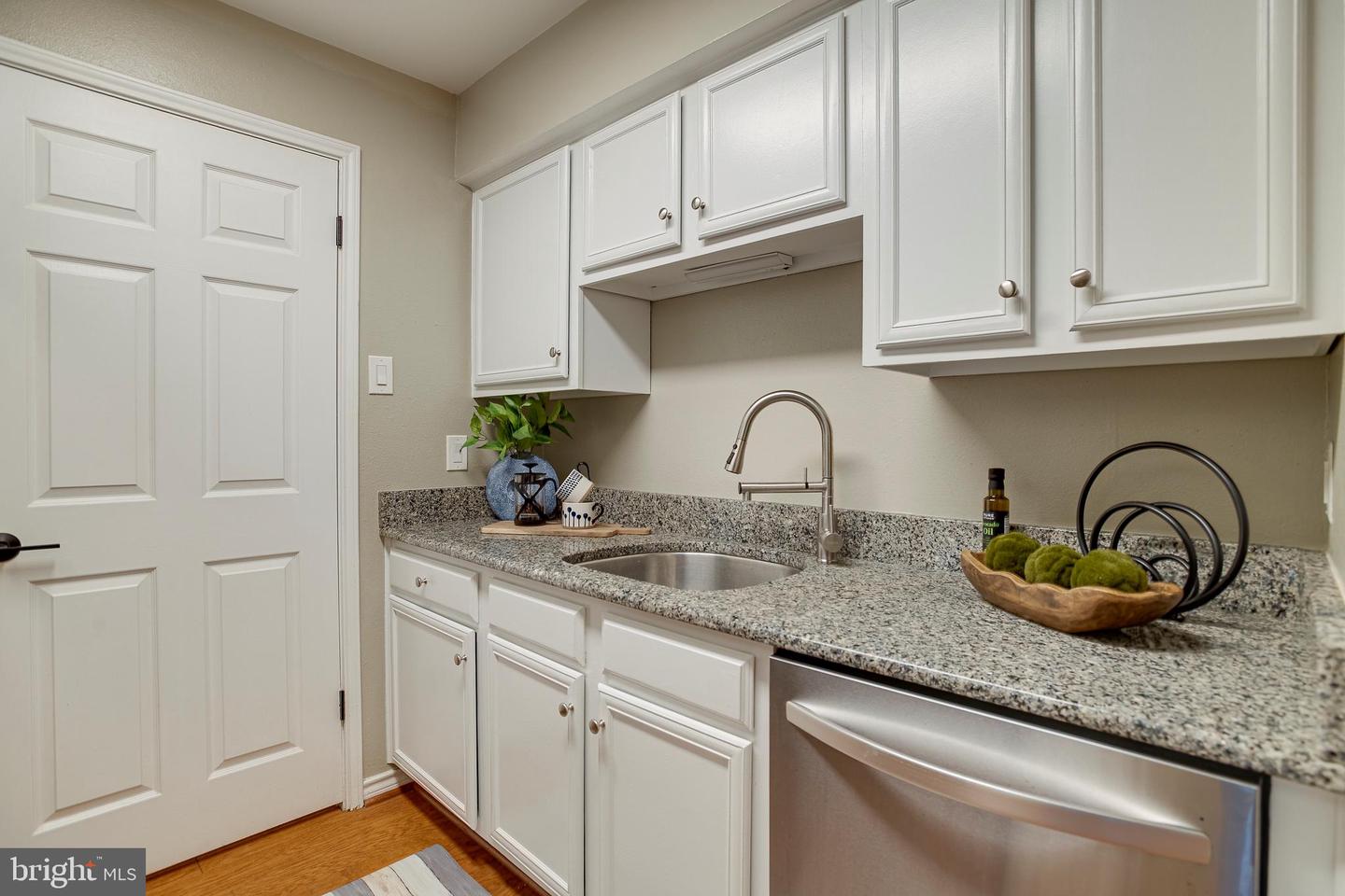 1534 LINCOLN WAY #202, MCLEAN, Virginia 22102, 1 Bedroom Bedrooms, 2 Rooms Rooms,1 BathroomBathrooms,Residential,For sale,1534 LINCOLN WAY #202,VAFX2292066 MLS # VAFX2292066 1534 LINCOLN WAY #202, MCLEAN, Virginia 22102, 1 Bedroom Bedrooms, 2 Rooms Rooms,1 BathroomBathrooms,Residential,For sale,1534 LINCOLN WAY #202,VAFX2292066 MLS # VAFX2292066