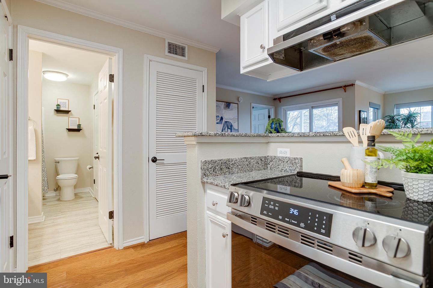 1534 LINCOLN WAY #202, MCLEAN, Virginia 22102, 1 Bedroom Bedrooms, 2 Rooms Rooms,1 BathroomBathrooms,Residential,For sale,1534 LINCOLN WAY #202,VAFX2292066 MLS # VAFX2292066 1534 LINCOLN WAY #202, MCLEAN, Virginia 22102, 1 Bedroom Bedrooms, 2 Rooms Rooms,1 BathroomBathrooms,Residential,For sale,1534 LINCOLN WAY #202,VAFX2292066 MLS # VAFX2292066