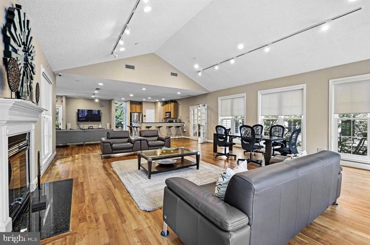 1534 LINCOLN WAY #202, MCLEAN, Virginia 22102, 1 Bedroom Bedrooms, 2 Rooms Rooms,1 BathroomBathrooms,Residential,For sale,1534 LINCOLN WAY #202,VAFX2292066 MLS # VAFX2292066 1534 LINCOLN WAY #202, MCLEAN, Virginia 22102, 1 Bedroom Bedrooms, 2 Rooms Rooms,1 BathroomBathrooms,Residential,For sale,1534 LINCOLN WAY #202,VAFX2292066 MLS # VAFX2292066