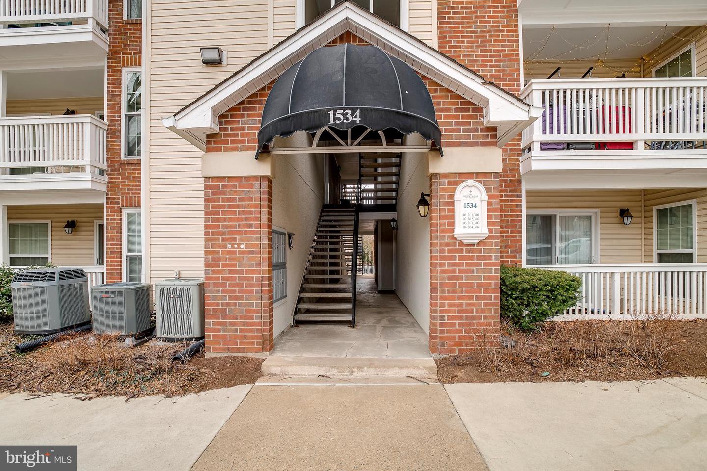 1534 LINCOLN WAY #202, MCLEAN, Virginia 22102, 1 Bedroom Bedrooms, 2 Rooms Rooms,1 BathroomBathrooms,Residential,For sale,1534 LINCOLN WAY #202,VAFX2292066 MLS # VAFX2292066 1534 LINCOLN WAY #202, MCLEAN, Virginia 22102, 1 Bedroom Bedrooms, 2 Rooms Rooms,1 BathroomBathrooms,Residential,For sale,1534 LINCOLN WAY #202,VAFX2292066 MLS # VAFX2292066