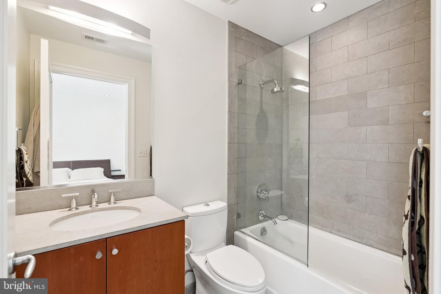 2120 WYOMING AVE NW #2, WASHINGTON, District Of Columbia 20008, 3 Bedrooms Bedrooms, ,2 BathroomsBathrooms,Residential,For sale,2120 WYOMING AVE NW #2,DCDC2247180 MLS # DCDC2247180