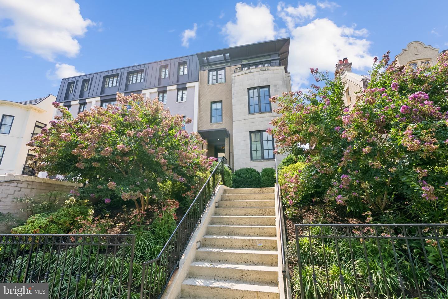 2120 WYOMING AVE NW #2, WASHINGTON, District Of Columbia 20008, 3 Bedrooms Bedrooms, ,2 BathroomsBathrooms,Residential,For sale,2120 WYOMING AVE NW #2,DCDC2247180 MLS # DCDC2247180