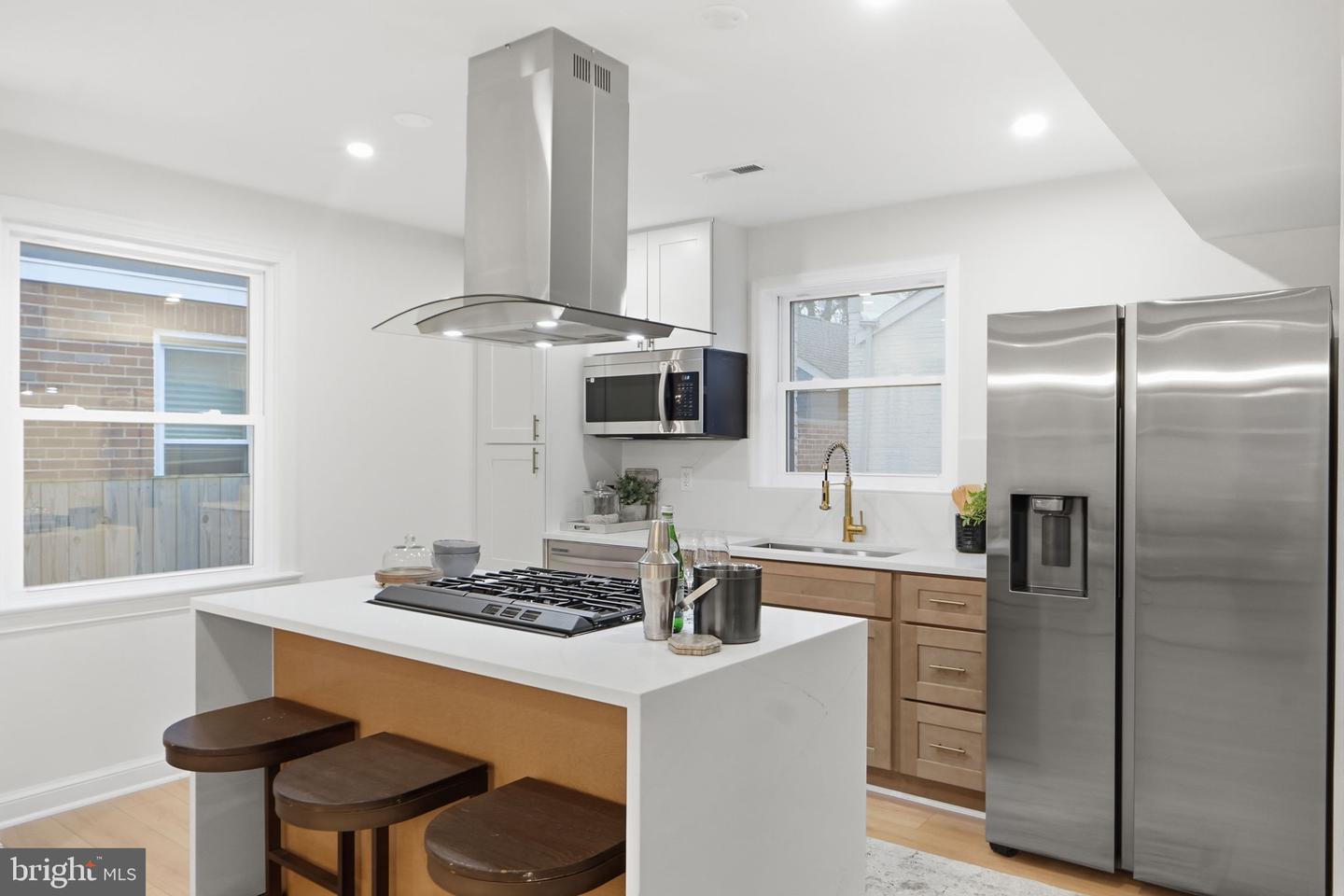 5520 NORTH CAPITOL ST NW, WASHINGTON, District Of Columbia 20011, 4 Bedrooms Bedrooms, ,3 BathroomsBathrooms,Residential,For sale,5520 NORTH CAPITOL ST NW,DCDC2247660 MLS # DCDC2247660