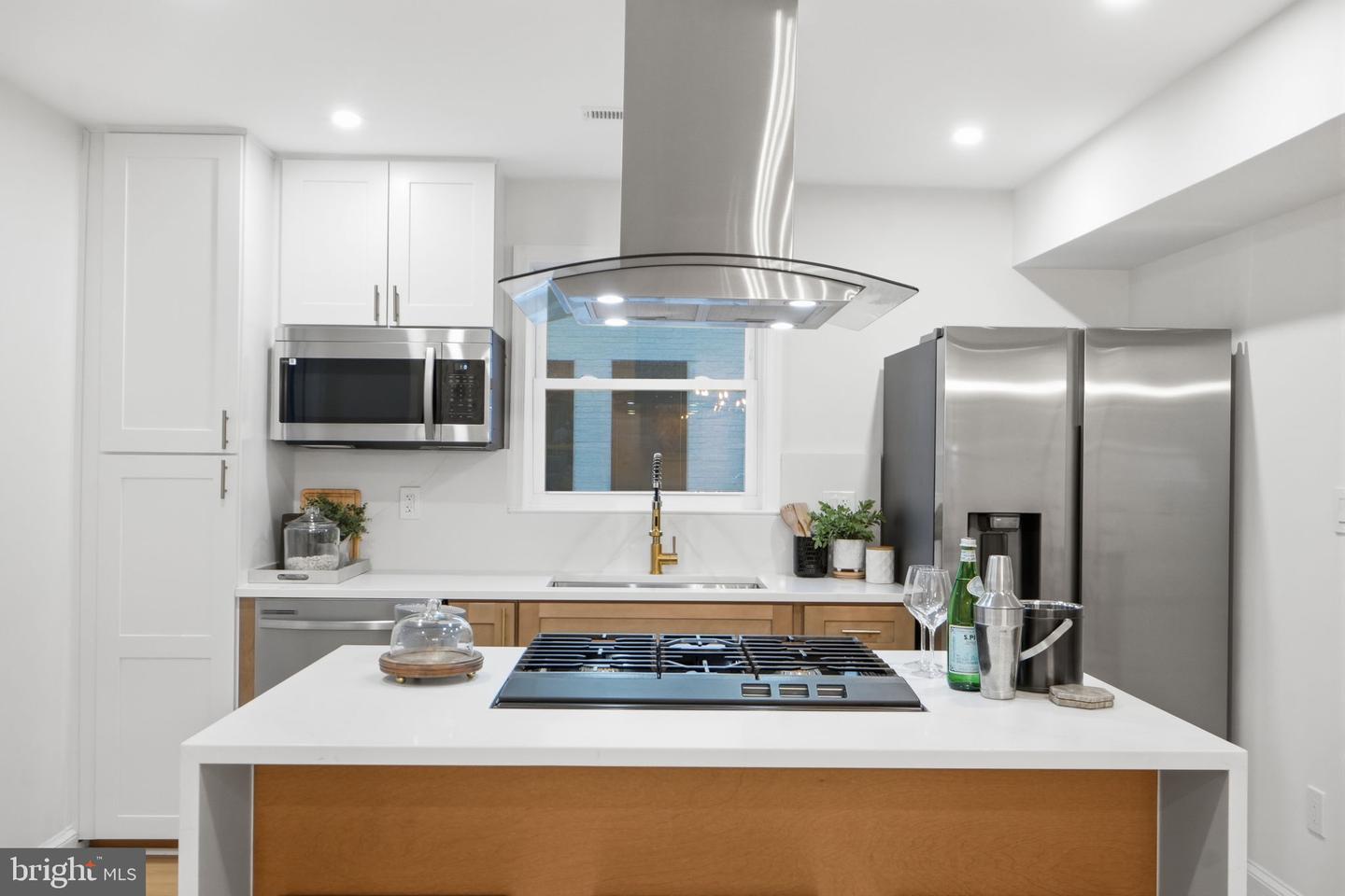 5520 NORTH CAPITOL ST NW, WASHINGTON, District Of Columbia 20011, 4 Bedrooms Bedrooms, ,3 BathroomsBathrooms,Residential,For sale,5520 NORTH CAPITOL ST NW,DCDC2247660 MLS # DCDC2247660