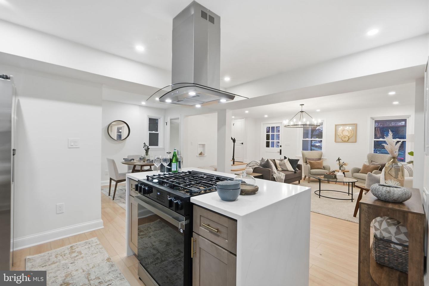 5520 NORTH CAPITOL ST NW, WASHINGTON, District Of Columbia 20011, 4 Bedrooms Bedrooms, ,3 BathroomsBathrooms,Residential,For sale,5520 NORTH CAPITOL ST NW,DCDC2247660 MLS # DCDC2247660