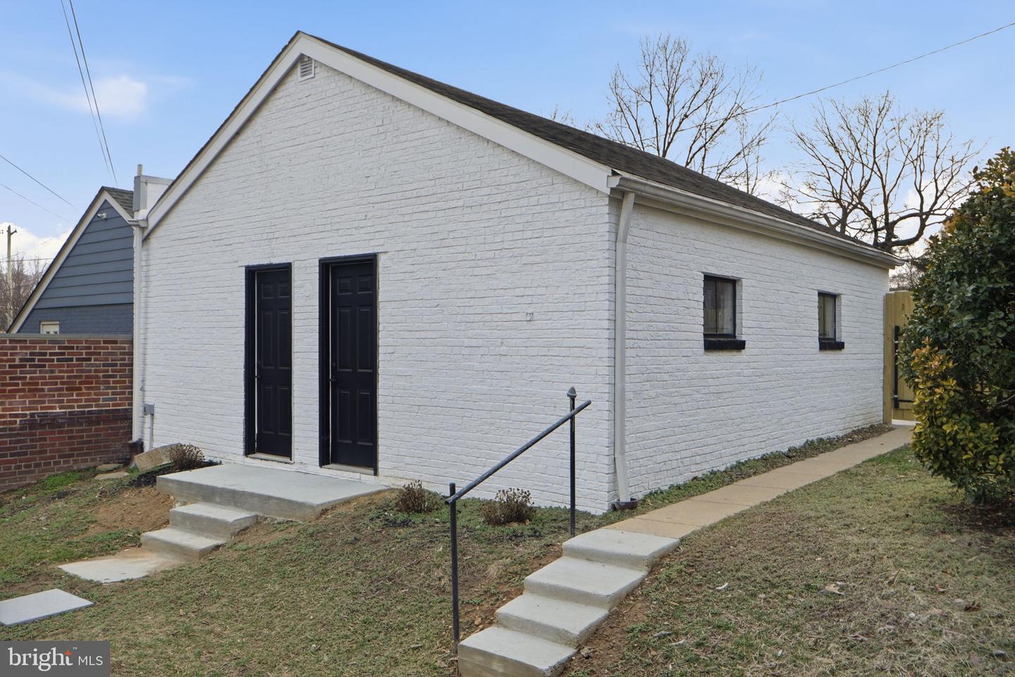 5520 NORTH CAPITOL ST NW, WASHINGTON, District Of Columbia 20011, 4 Bedrooms Bedrooms, ,3 BathroomsBathrooms,Residential,For sale,5520 NORTH CAPITOL ST NW,DCDC2247660 MLS # DCDC2247660