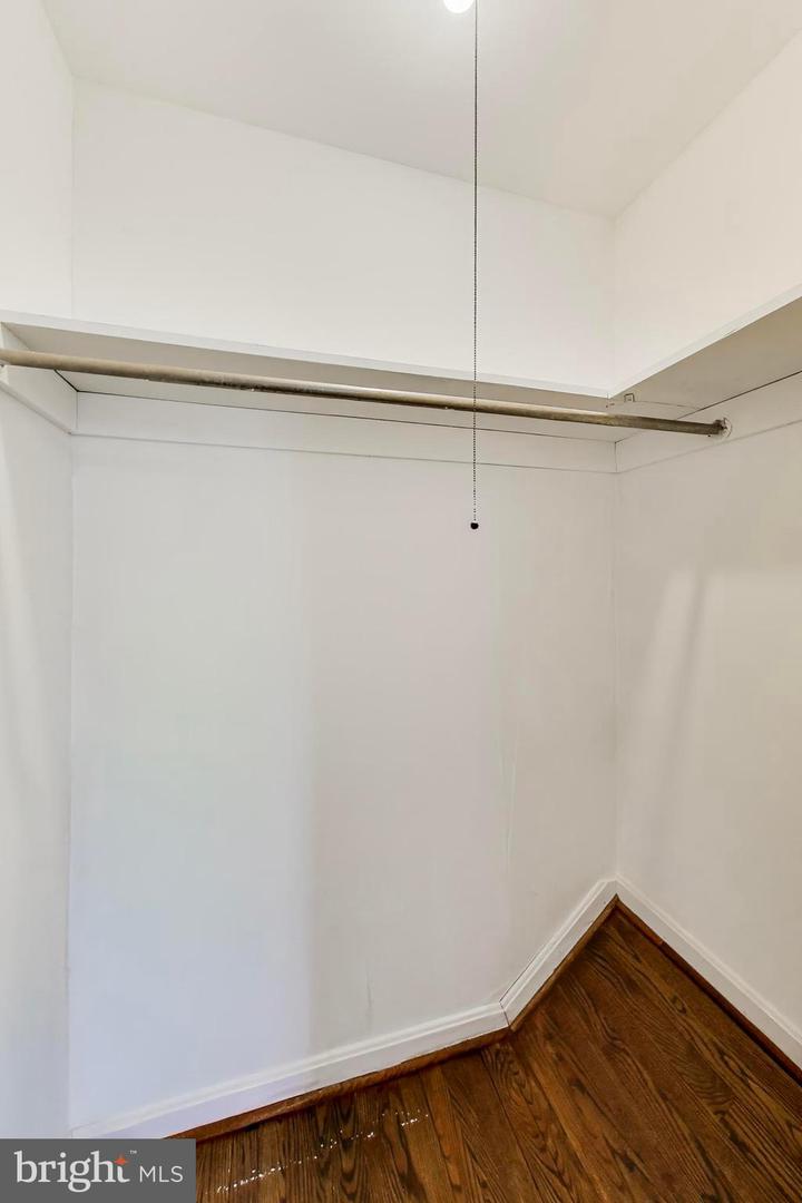 5300 EASTON DR, SPRINGFIELD, Virginia 22151, 4 Bedrooms Bedrooms, ,2 BathroomsBathrooms,Residential,For sale,5300 EASTON DR,VAFX2292812 MLS # VAFX2292812 5300 EASTON DR, SPRINGFIELD, Virginia 22151, 4 Bedrooms Bedrooms, ,2 BathroomsBathrooms,Residential,For sale,5300 EASTON DR,VAFX2292812 MLS # VAFX2292812