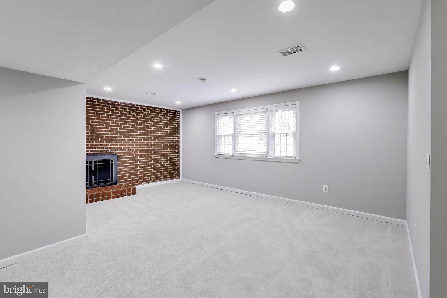 5300 EASTON DR, SPRINGFIELD, Virginia 22151, 4 Bedrooms Bedrooms, ,2 BathroomsBathrooms,Residential,For sale,5300 EASTON DR,VAFX2292812 MLS # VAFX2292812 5300 EASTON DR, SPRINGFIELD, Virginia 22151, 4 Bedrooms Bedrooms, ,2 BathroomsBathrooms,Residential,For sale,5300 EASTON DR,VAFX2292812 MLS # VAFX2292812