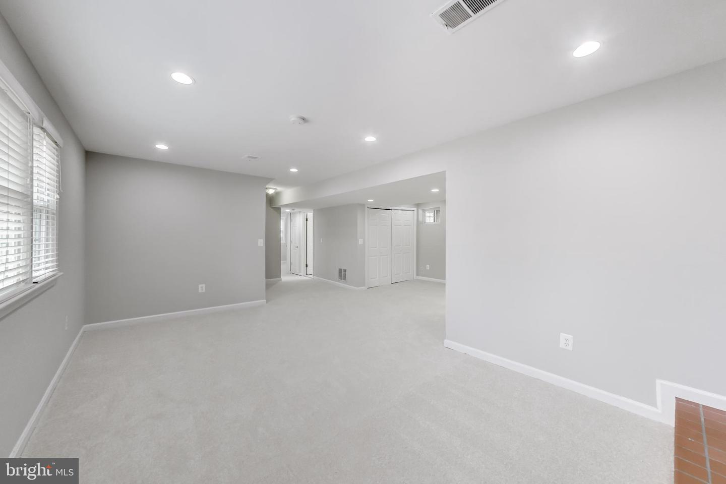 5300 EASTON DR, SPRINGFIELD, Virginia 22151, 4 Bedrooms Bedrooms, ,2 BathroomsBathrooms,Residential,For sale,5300 EASTON DR,VAFX2292812 MLS # VAFX2292812 5300 EASTON DR, SPRINGFIELD, Virginia 22151, 4 Bedrooms Bedrooms, ,2 BathroomsBathrooms,Residential,For sale,5300 EASTON DR,VAFX2292812 MLS # VAFX2292812