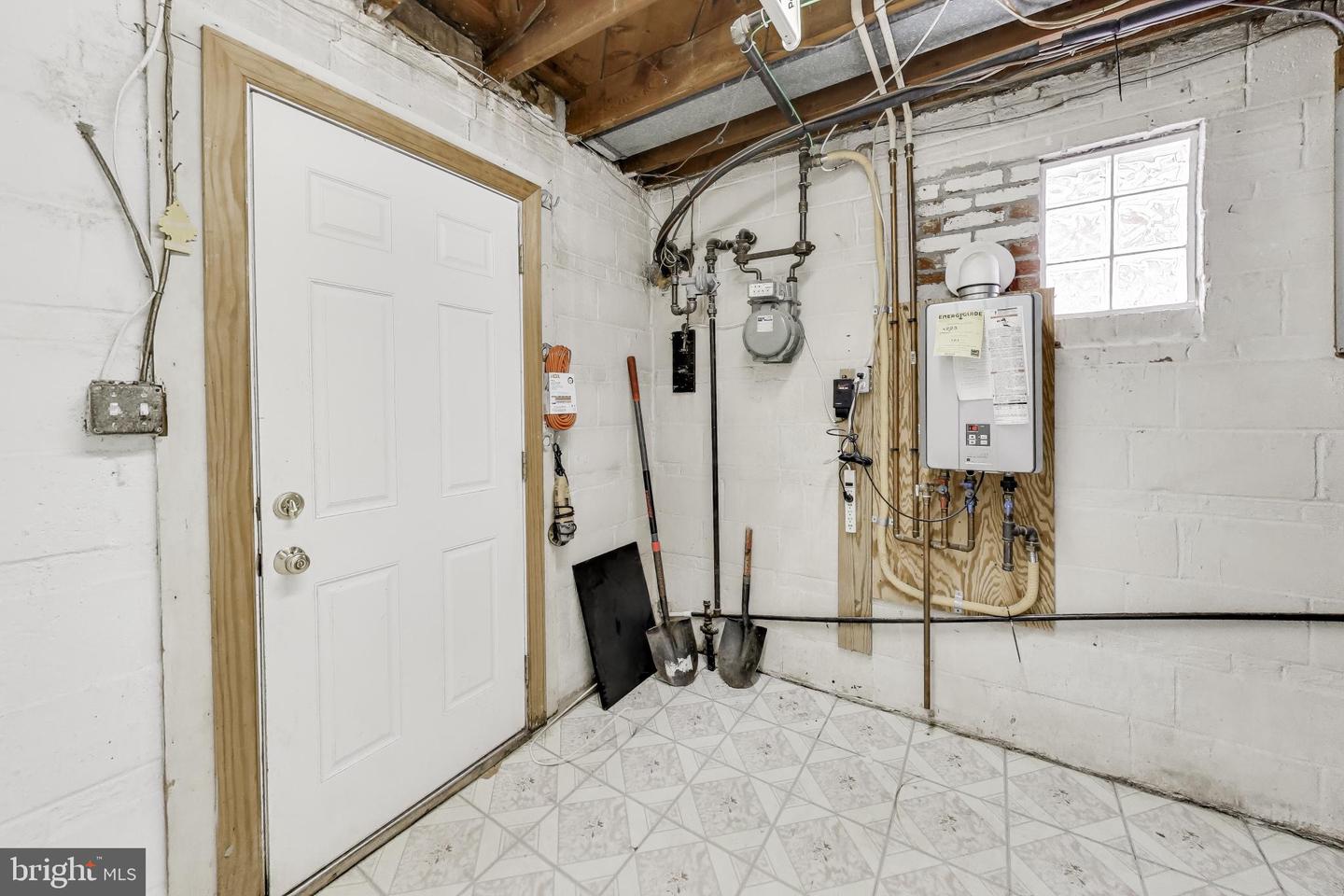 5300 EASTON DR, SPRINGFIELD, Virginia 22151, 4 Bedrooms Bedrooms, ,2 BathroomsBathrooms,Residential,For sale,5300 EASTON DR,VAFX2292812 MLS # VAFX2292812 5300 EASTON DR, SPRINGFIELD, Virginia 22151, 4 Bedrooms Bedrooms, ,2 BathroomsBathrooms,Residential,For sale,5300 EASTON DR,VAFX2292812 MLS # VAFX2292812