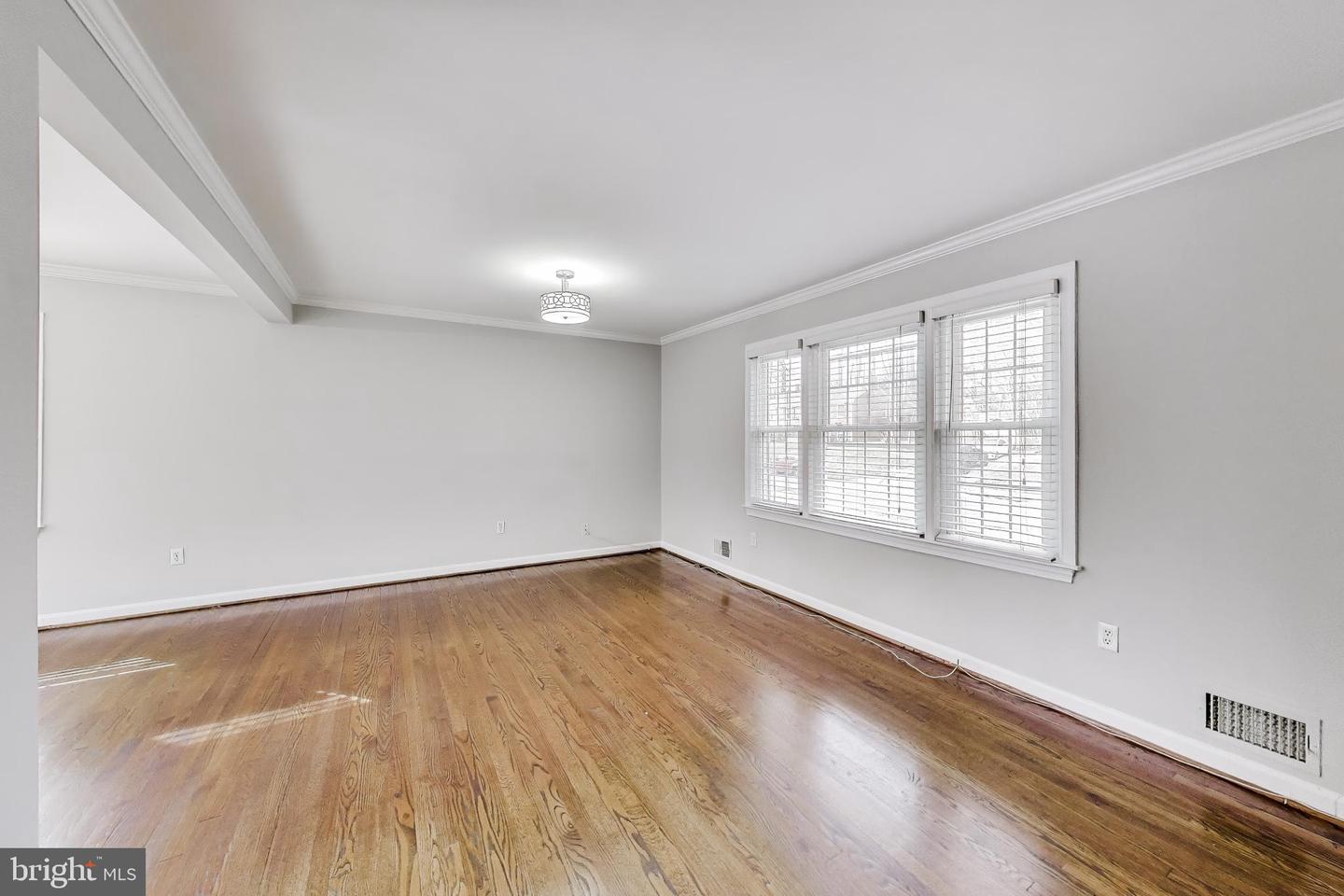 5300 EASTON DR, SPRINGFIELD, Virginia 22151, 4 Bedrooms Bedrooms, ,2 BathroomsBathrooms,Residential,For sale,5300 EASTON DR,VAFX2292812 MLS # VAFX2292812 5300 EASTON DR, SPRINGFIELD, Virginia 22151, 4 Bedrooms Bedrooms, ,2 BathroomsBathrooms,Residential,For sale,5300 EASTON DR,VAFX2292812 MLS # VAFX2292812