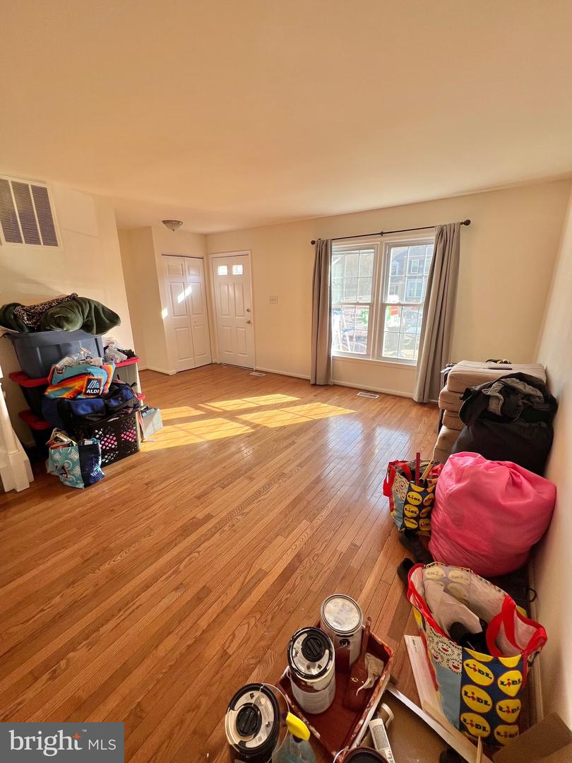 4504 BLUE JAY CT, WOODBRIDGE, Virginia 22193, 3 Bedrooms Bedrooms, 12 Rooms Rooms,2 BathroomsBathrooms,Residential,For sale,4504 BLUE JAY CT,VAPW2113404 MLS # VAPW2113404 4504 BLUE JAY CT, WOODBRIDGE, Virginia 22193, 3 Bedrooms Bedrooms, 12 Rooms Rooms,2 BathroomsBathrooms,Residential,For sale,4504 BLUE JAY CT,VAPW2113404 MLS # VAPW2113404